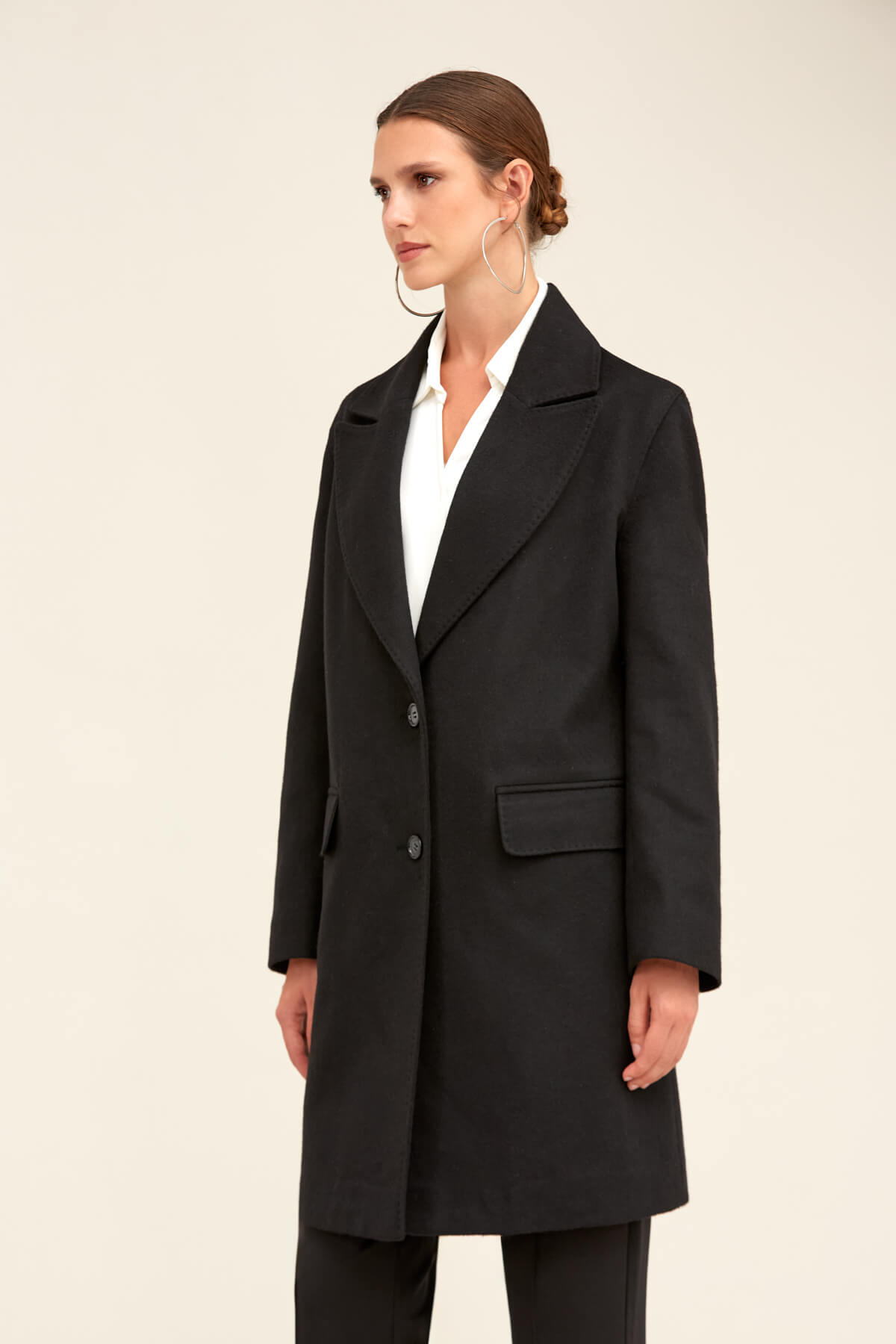 Hatemoğlu  Saykı Woman Siyah Regular Fit Ceket Yaka Kaşe Oversize Manto - Görsel 3