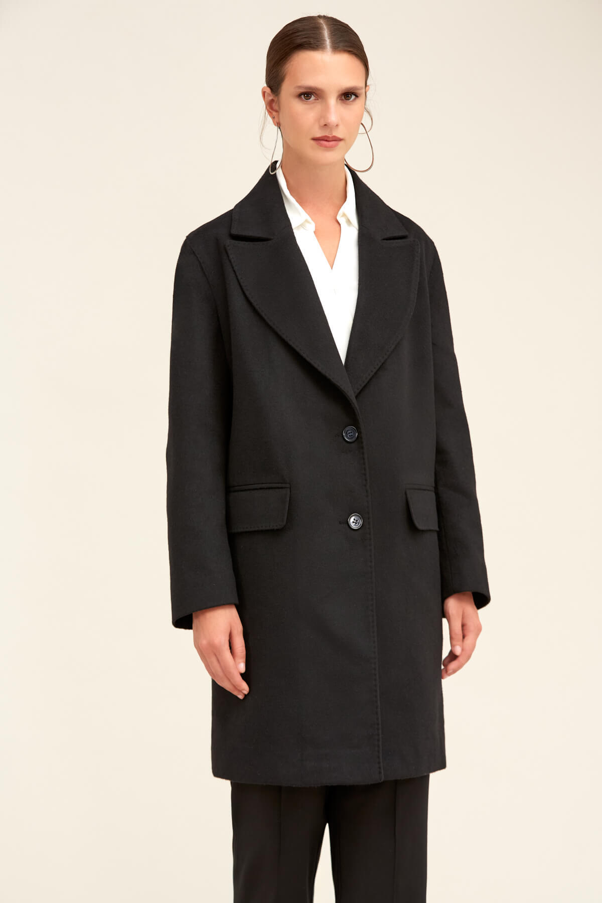 Hatemoğlu  Saykı Woman Siyah Regular Fit Ceket Yaka Kaşe Oversize Manto - Görsel 4