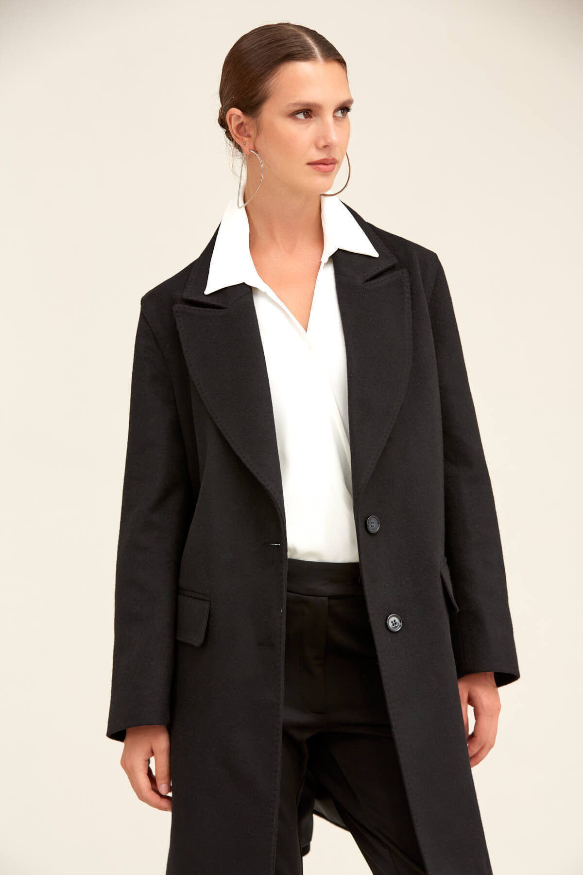 Hatemoğlu  Saykı Woman Siyah Regular Fit Ceket Yaka Kaşe Oversize Manto - Görsel 8