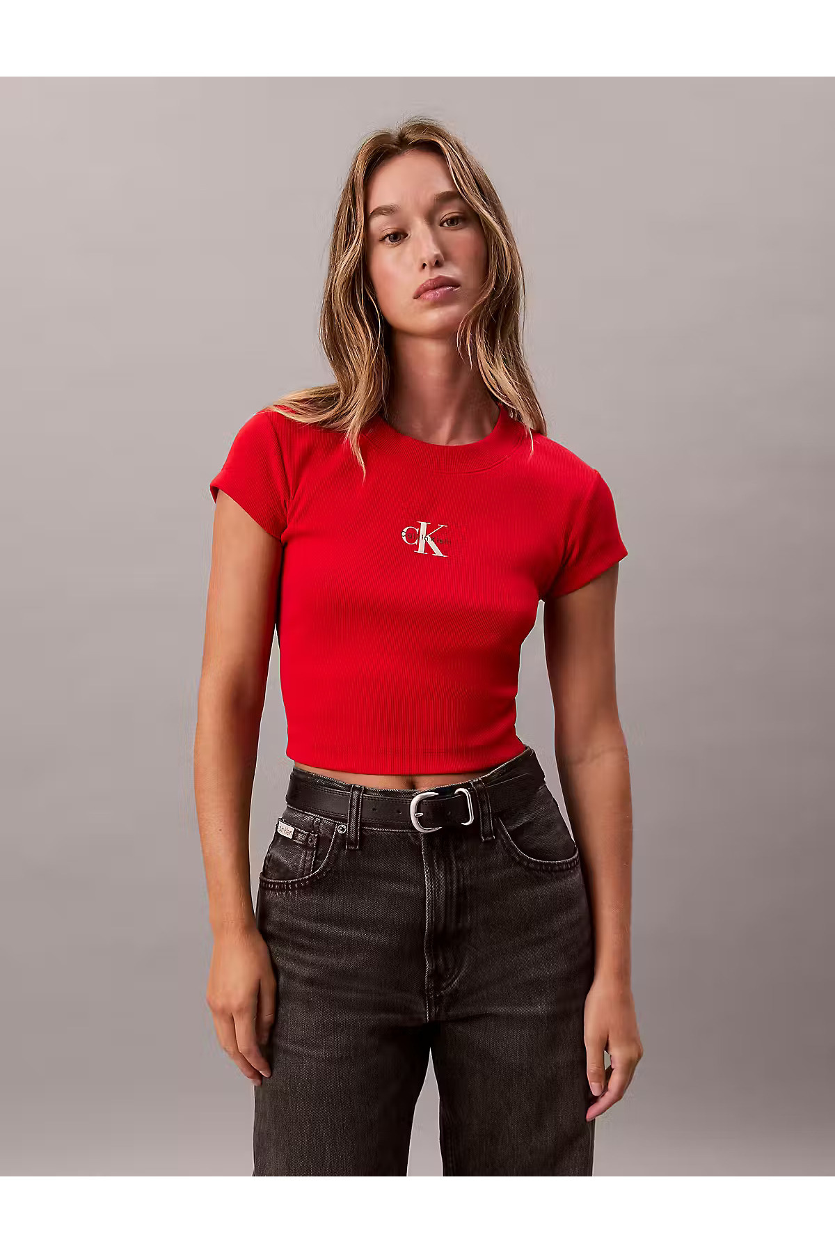 Calvin Klein Női kerek nyakú, rövid ujjú, rövid piros póló LV047AB802-VMT