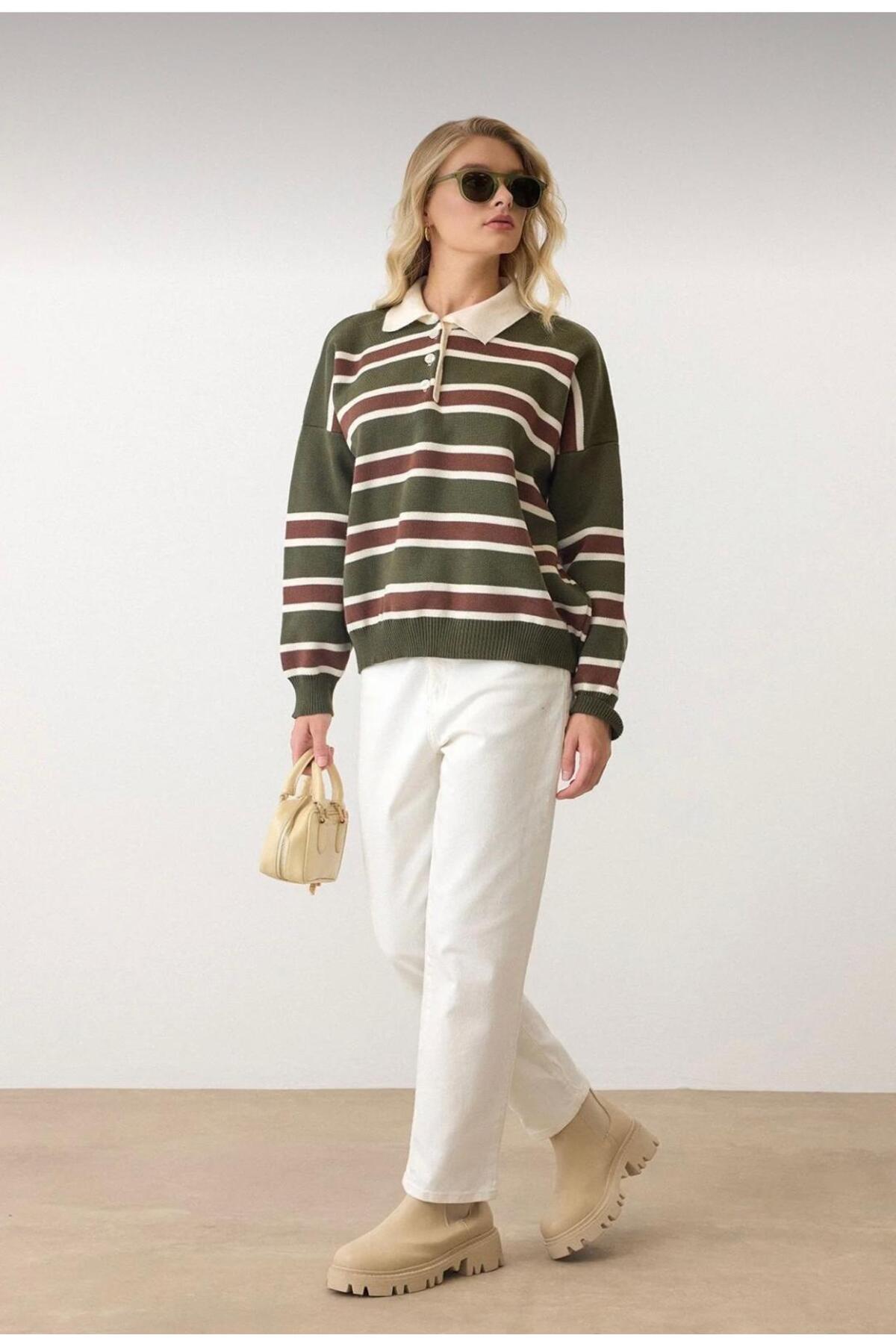 Gülce moda  Kadın Kazak Düğmeli Polo Yaka Çizgili Oversize Triko Kazak - Görsel 4