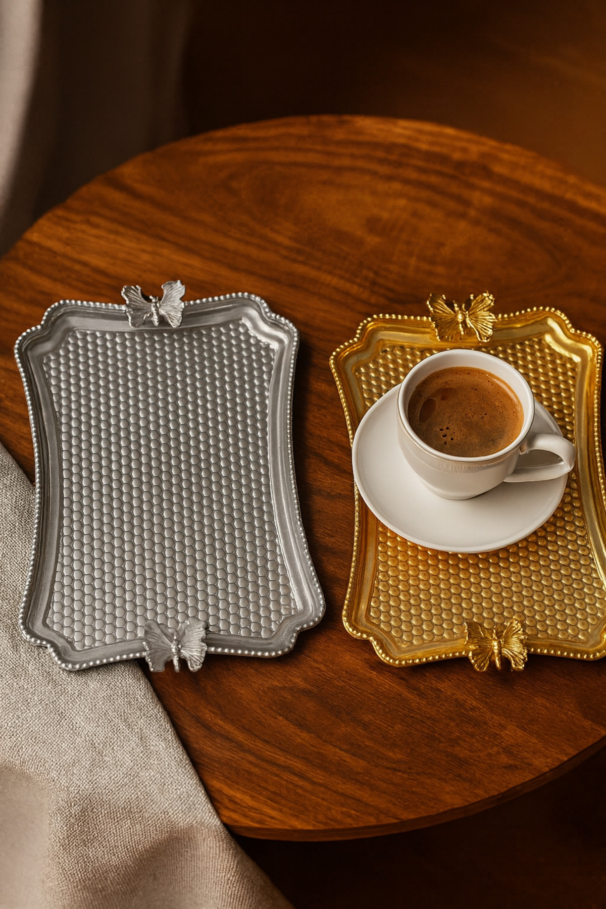 EMFA HOME Gold & Gümüş Kelebek Desenli Dekoratif Sunum Tepsisi