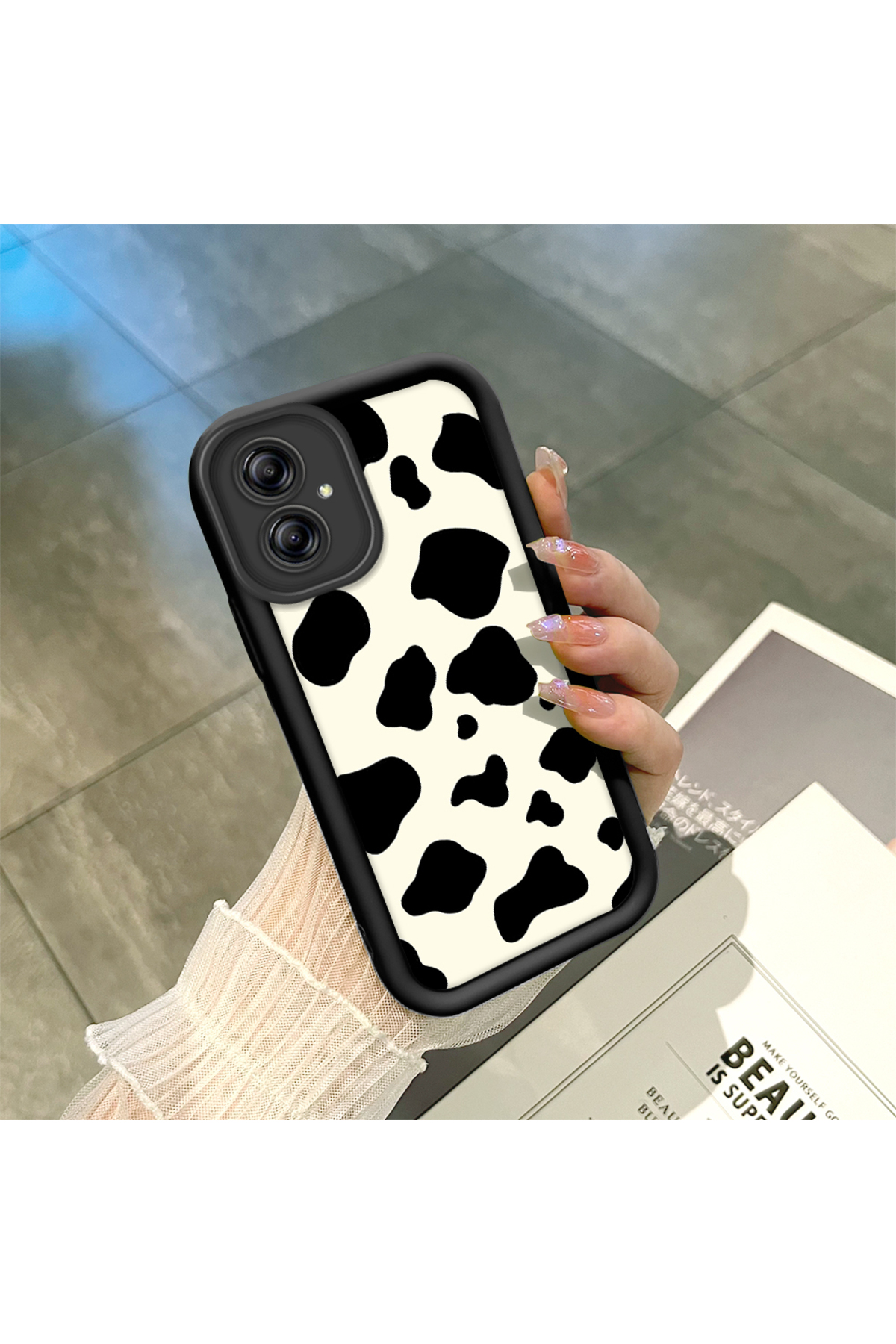 Samsung Galaxy A04e Compatible Silicone Material Shockproof Simple Black Phone Case