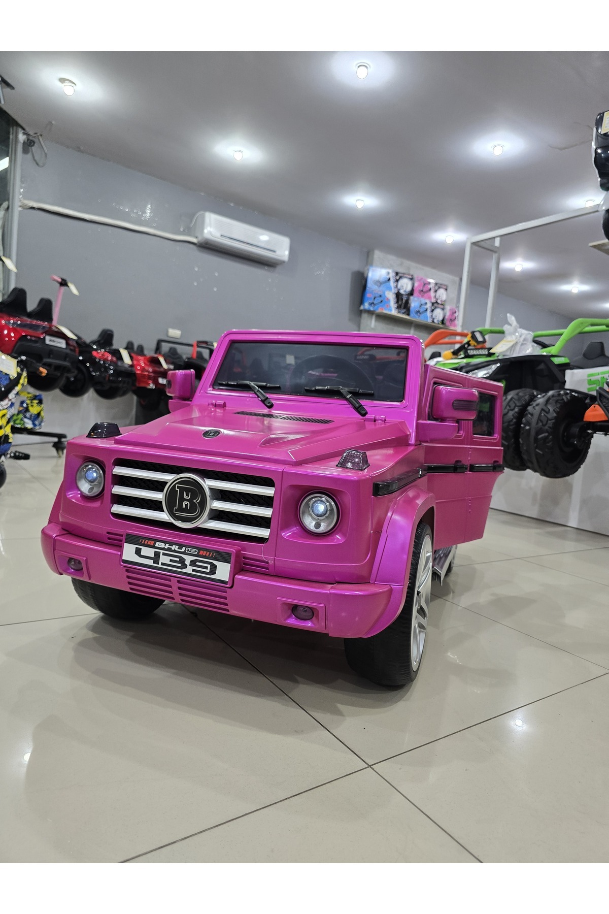 Fable Babyhope 439! 12V, Parlak Boya, Yumuşak Lastik, Kumandalı, Bluetootlu, Deri Koltuk Akülü Araba!