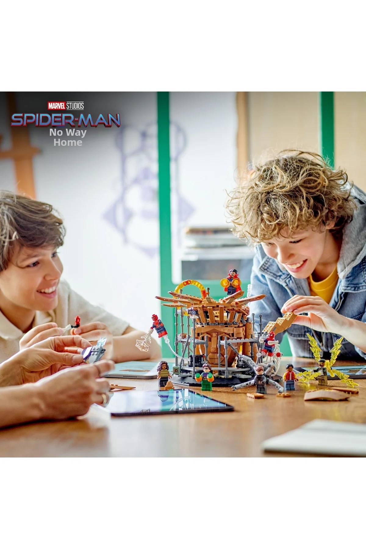 ® مارول مرد عنکبوتی نبرد نهایی ۷۶۲۶۱ – مجموعه ساختنی اسباببازی خلاقانه ۱۰+ (۹۰۰ قطعه)