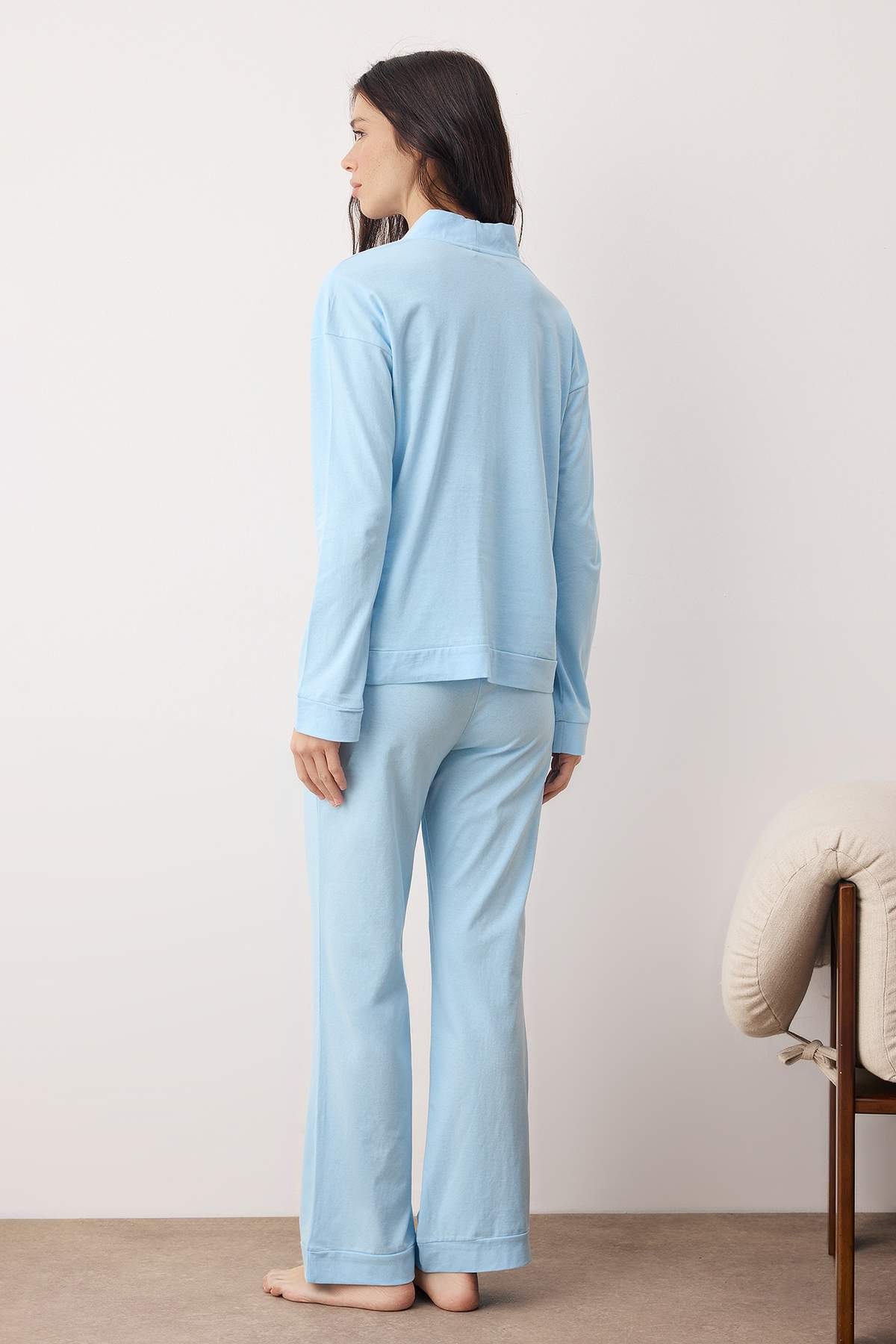 Trendyolmilla  Mavi %100 Pamuklu Cep ve Manşetli Örme Pijama Takımı THMAW26PT00230 - Görsel 4