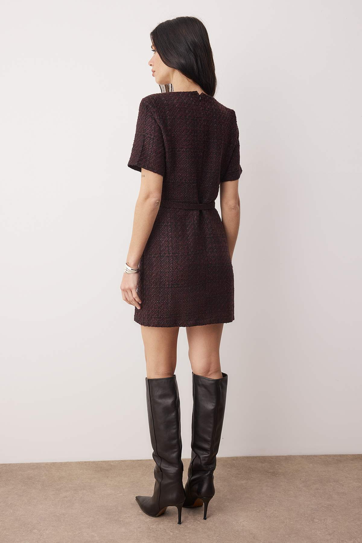 Trendyolmilla  Mürdüm Kemerli Düz Kemerli Kısa / Mini Dokuma Elbise TWOAW26EL00365 - Görsel 4