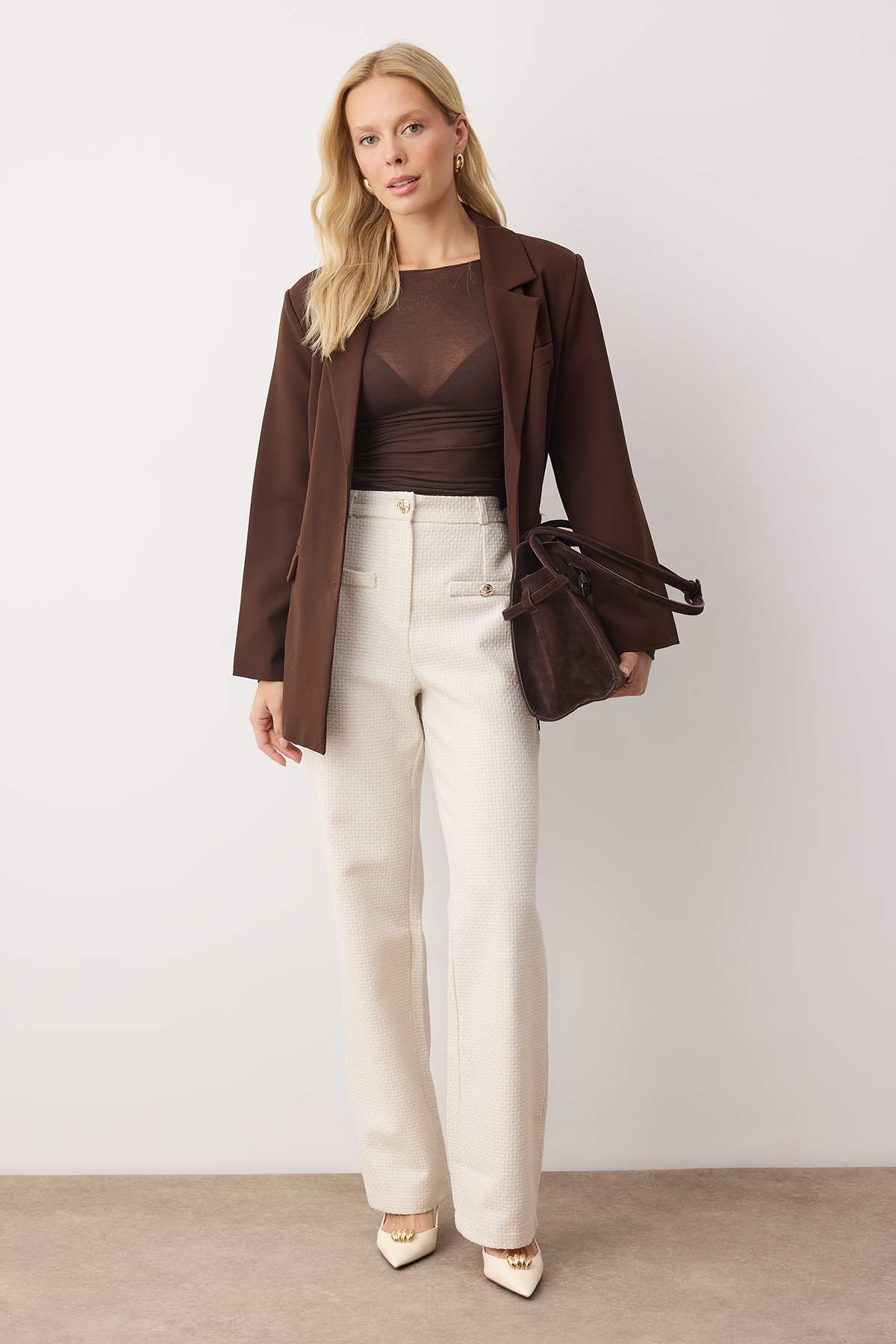 Trendyolmilla  Ekru Tüvit Düğme Detaylı Pantolon TWOAW26PL00172 - Görsel 4