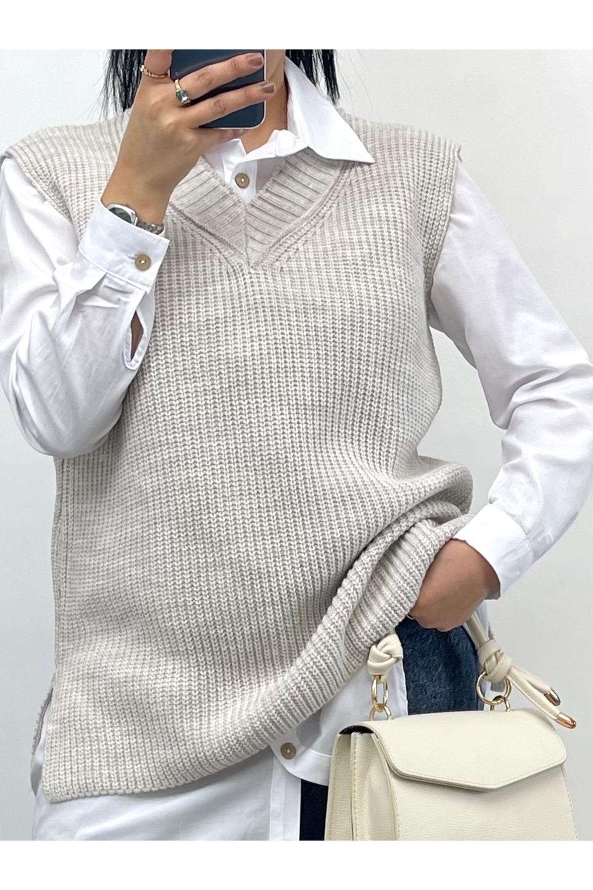 NISUM V-NECK KNITWEAR SLIT SWEATER