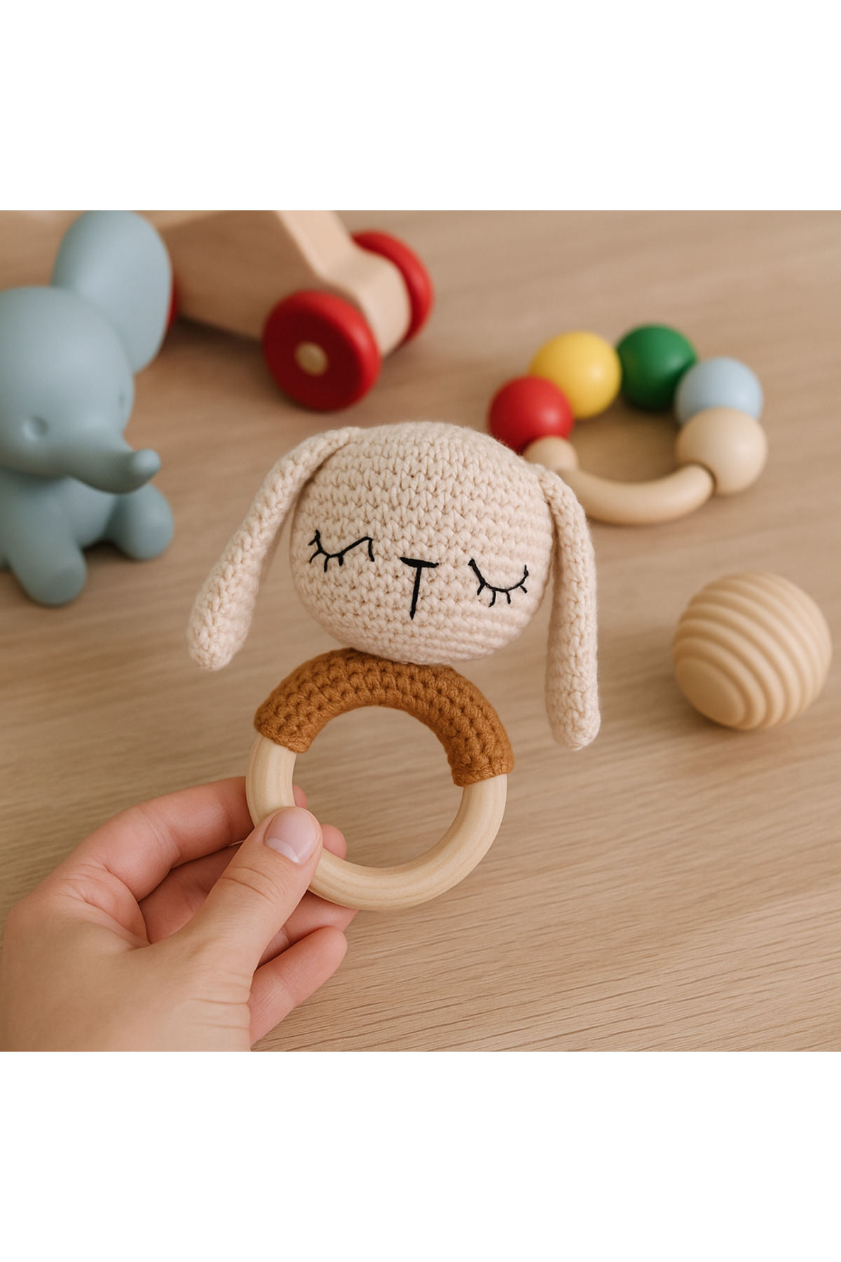 Homesinti El Yapımı Amigurumi Tavşan Diş Kaşıyıcı & Çıngırak | Organik Ahşap Halka Bebek Oyuncağı fotoğrafı 3 (önizleme)