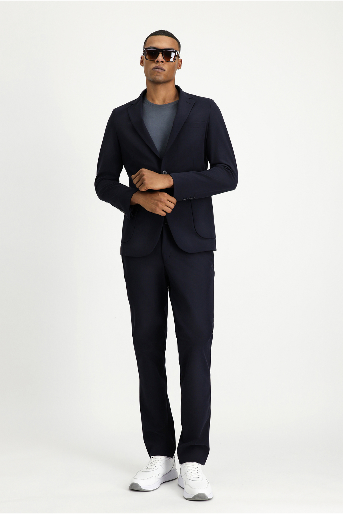 Kiğılı  Düz Takım Elbise - Görsel 3