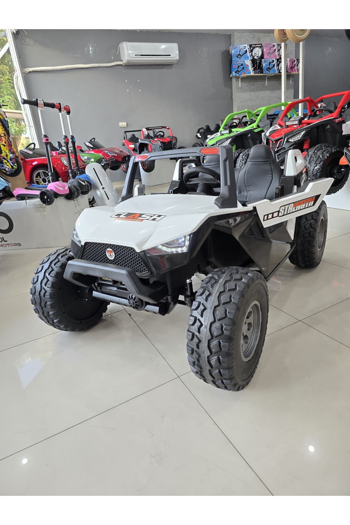 Fable Clash 24 Volt Off-Road Dev Boy Jeep! 12 KM Hız, 4x4, Çift Kişilik, Uzaktan Kumandalı,