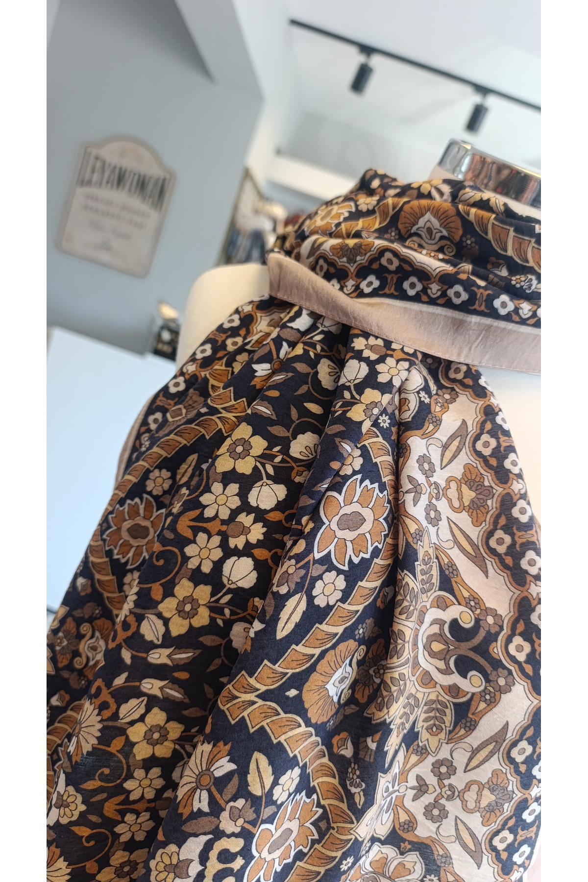 SCARF DİAMOND ADEL ŞAL