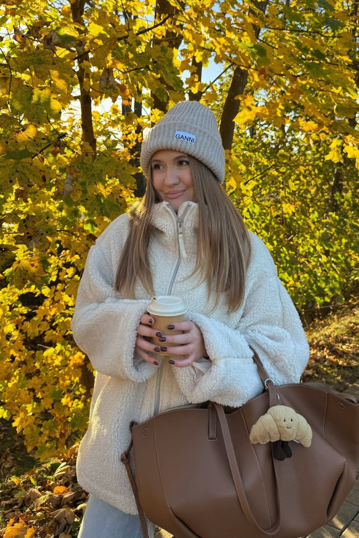 Hola Lady  Ekru Dik Yakalı Cepli Peluş Mont HL0208