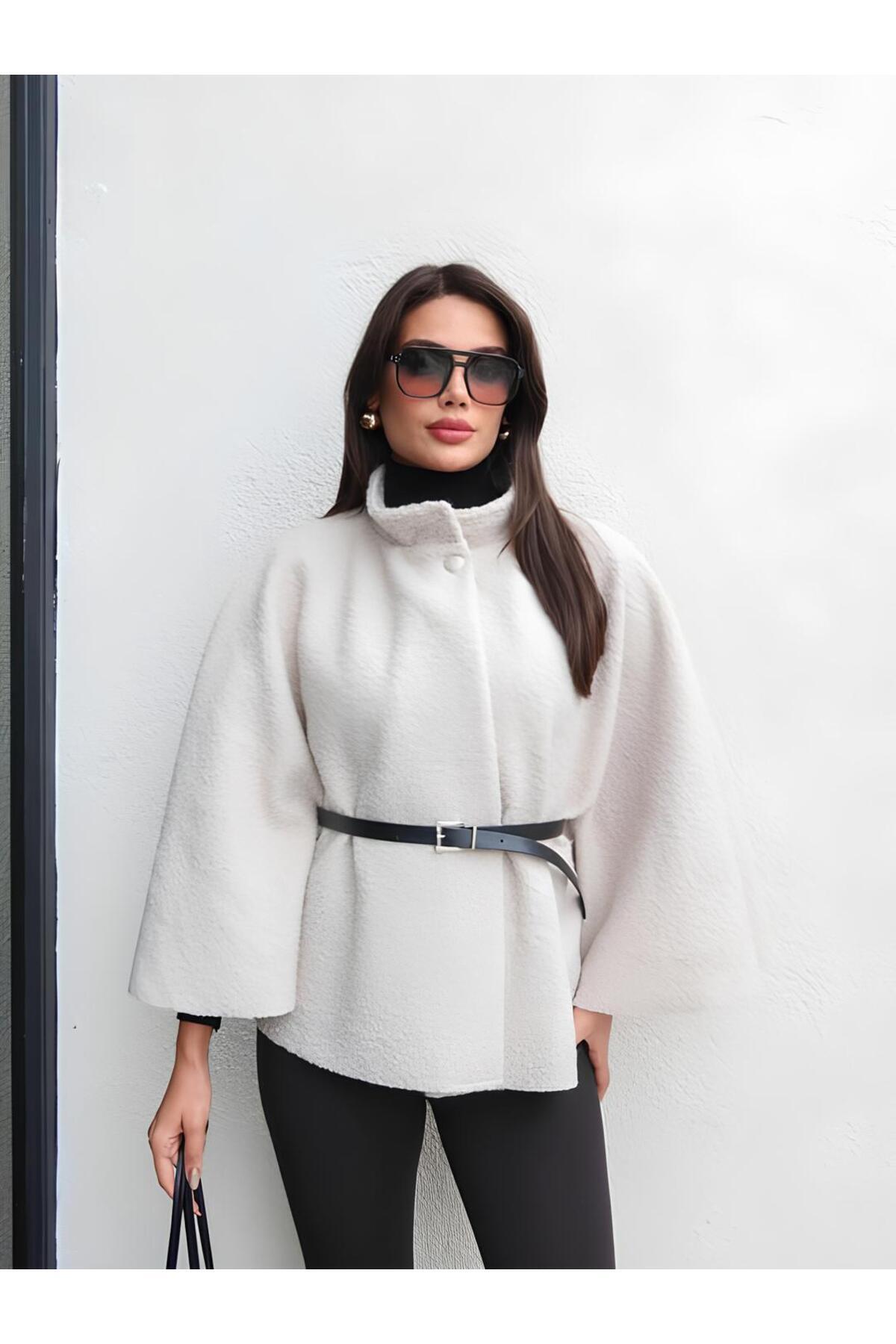 Women's Off-White Bouquet Belt Detailed Poncho