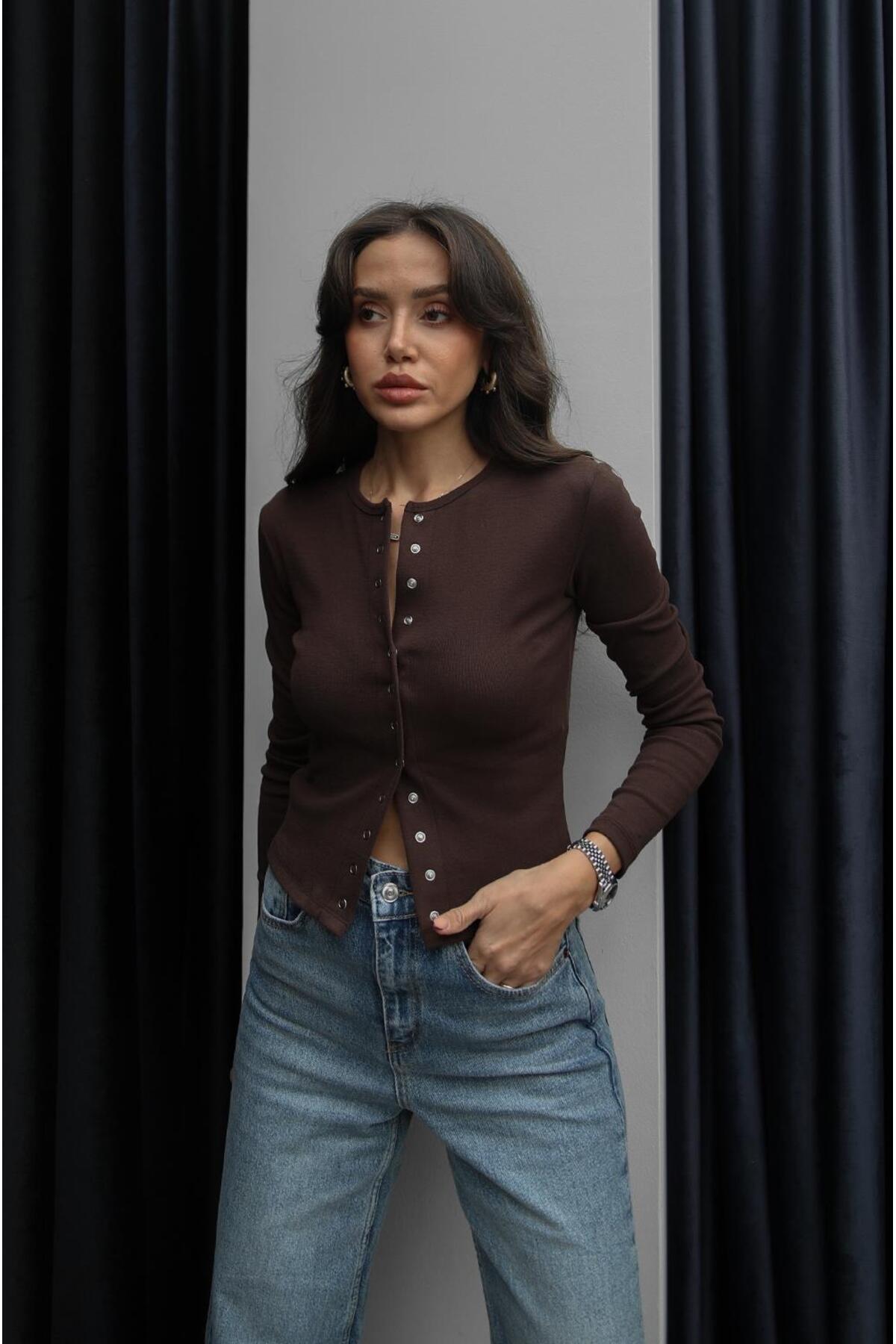 Havoş  Kahverengi Jett Önü Çıtçıtlı Bluz - Görsel 2