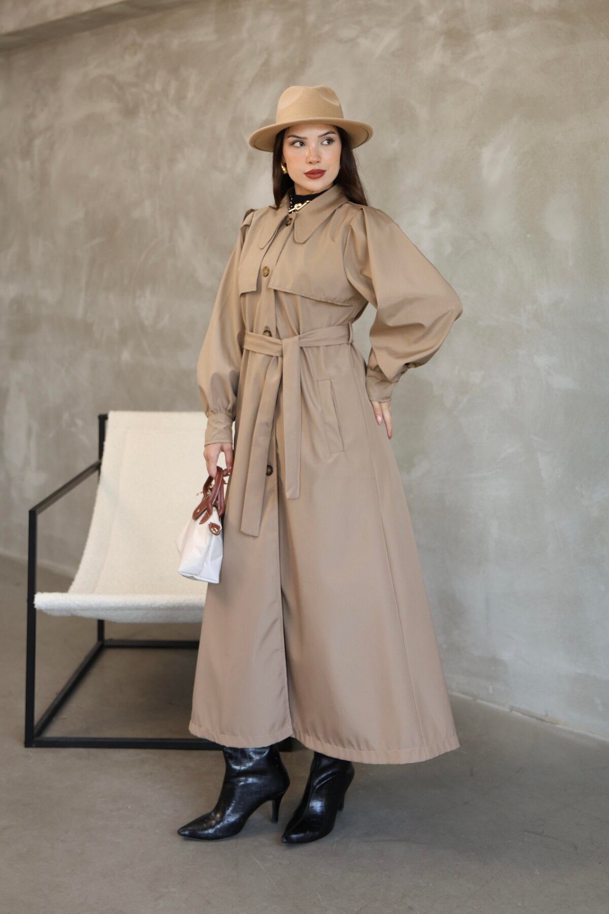 QUBERZ  Büyük Beden Balon Kol Rezort Yaka Kemerli Uzun Trençkot - Görsel 4