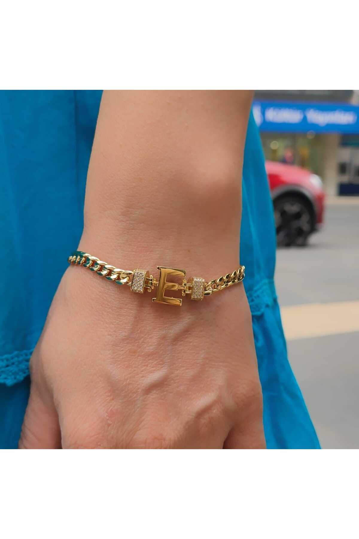 Berr Diamond 14 AYAR ALTIN ' E ' HARFLİ GURMET ZİNCİRLİ BİLEKLİK