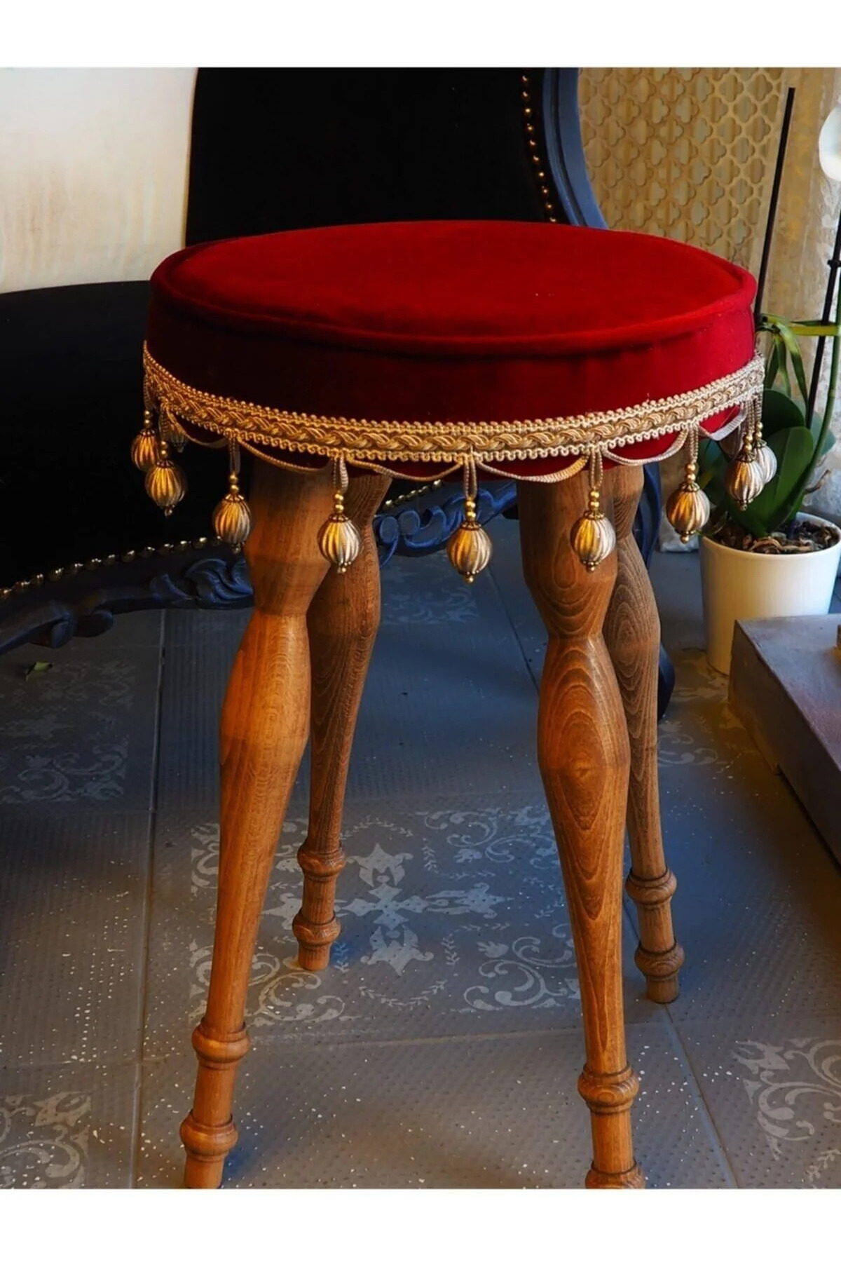 RENDORA MOBİLYA Ahşap Ayaklı Kırmızı Püsküllü Vintage Puf