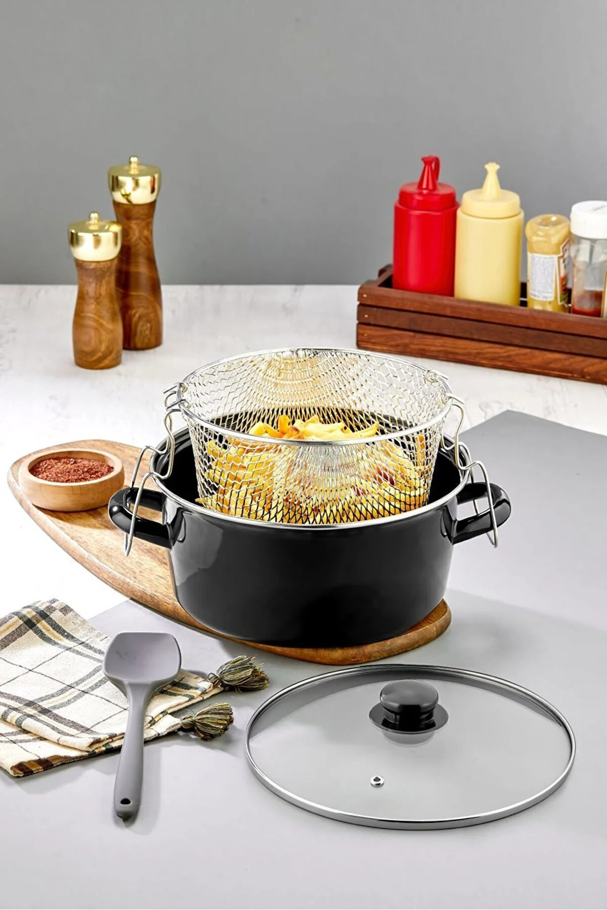 وعاء طهي زجاجي مطلي بالمينا مع غطاء و مصفاة شبك لقلي البطاطس بطريقة صحية– 26 سم – طهي صحي وآمن