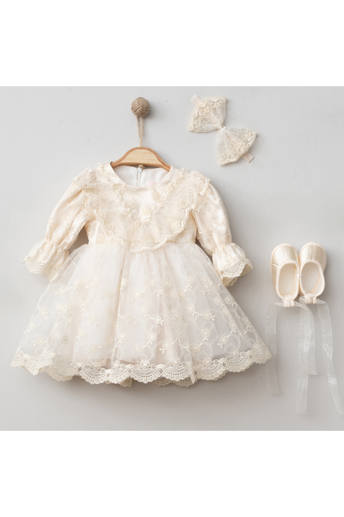 LisaLoom Sakura 3'lü Lüx Mevlüt Seti Dantelli %100 Pamuk Yenidoğan Özel Gün Kız Bebek fotoğrafı 2 (önizleme)