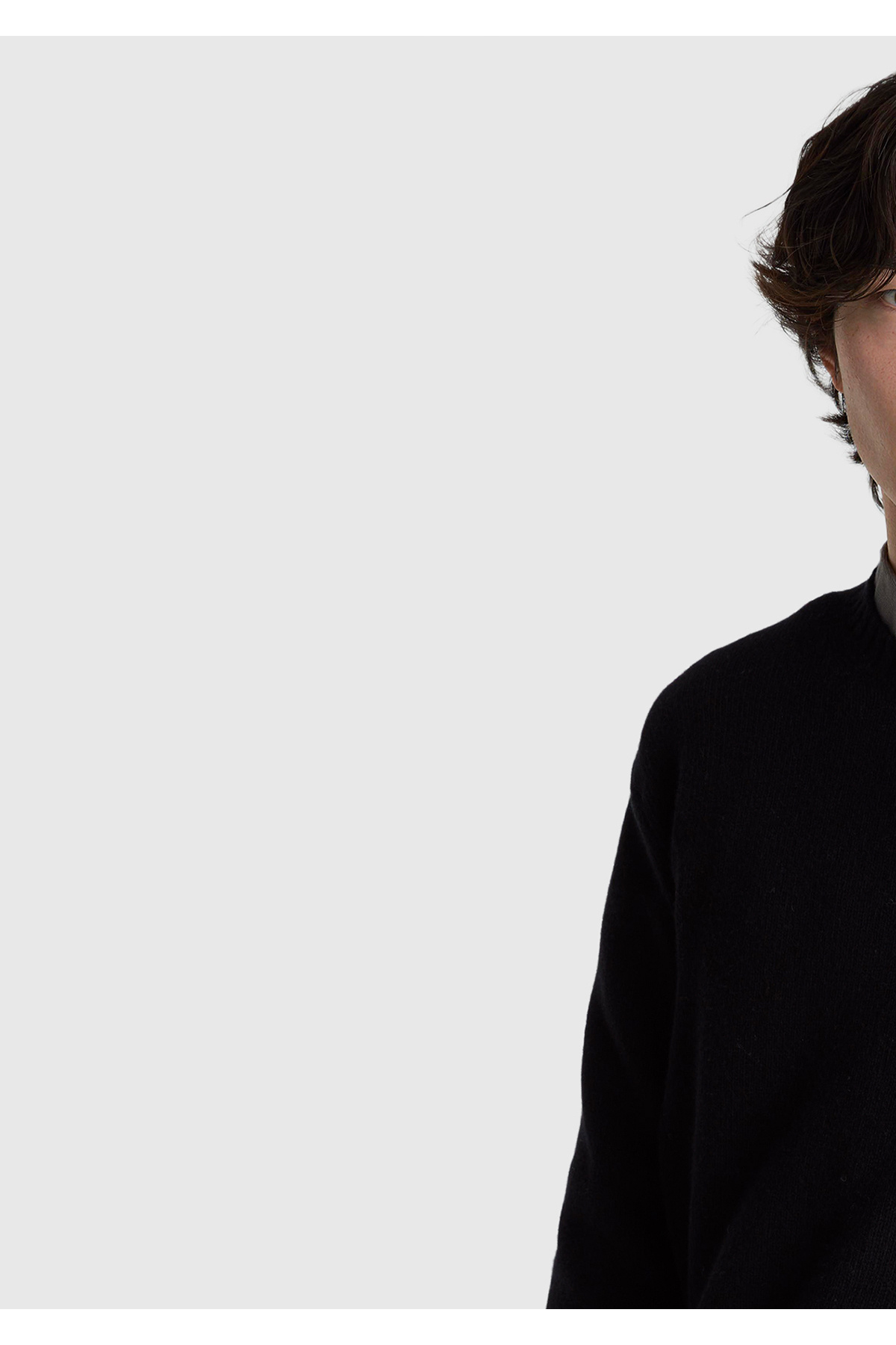 یونایتد کالرز آو بنتون ژاکت مردانه یقه گرد پشمی مشکی طرح ترکیبی با لوگوی گلدوزی شده در جلو