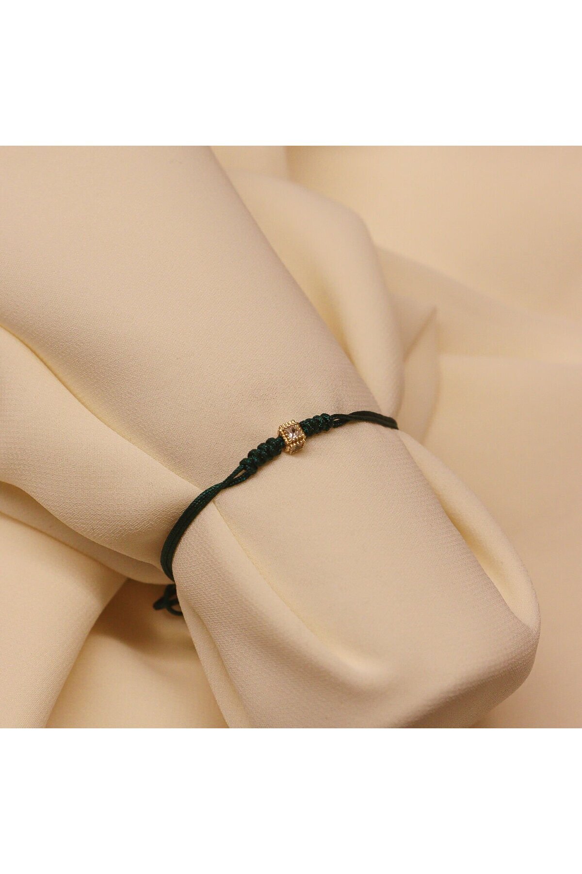 TAHAN MÜCEVHERAT Beyaz Kare Taşlı Yeşil İpli Bileklik