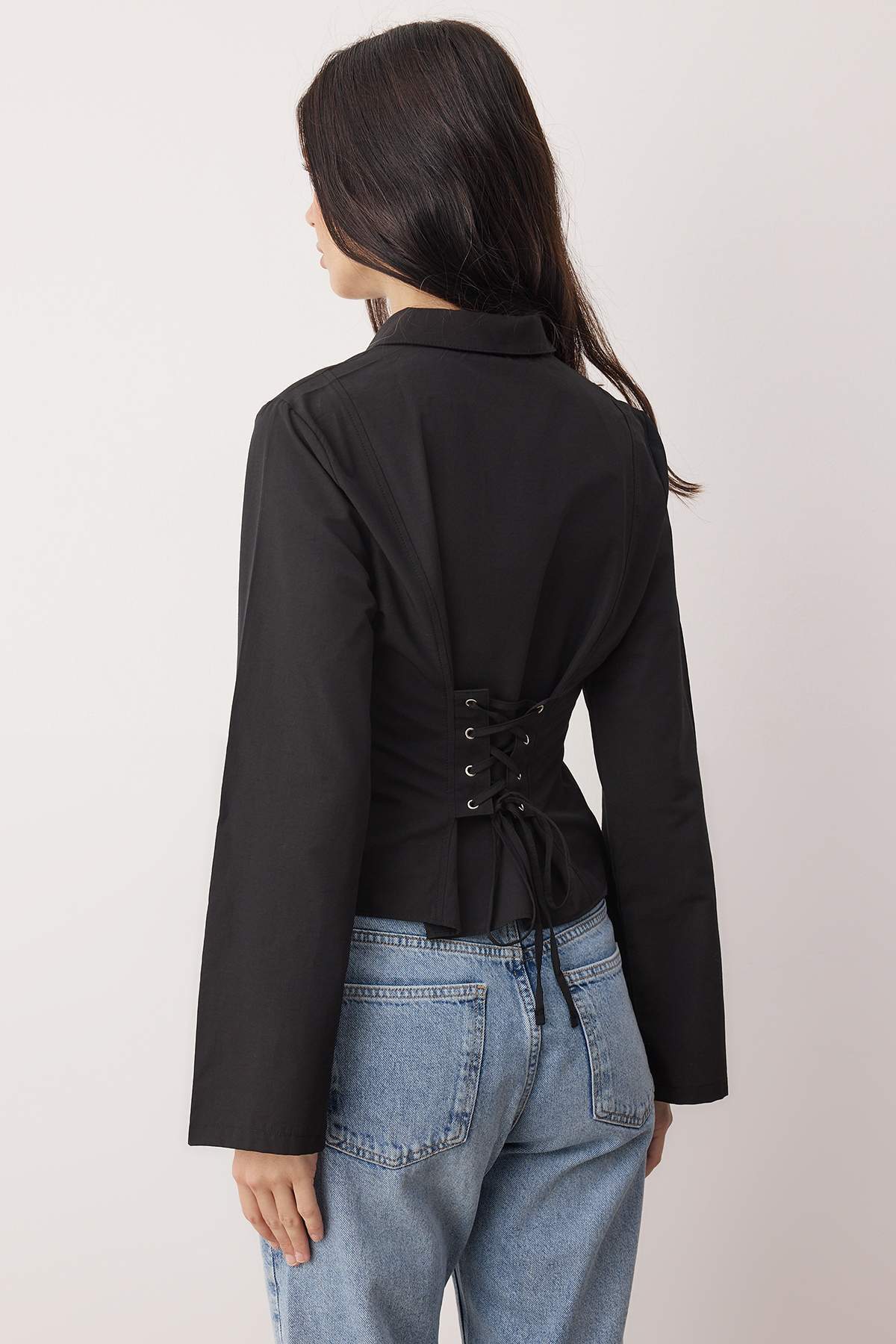 Trendyolmilla  Siyah Korse Detaylı Bele Oturan Gömlek TWOAW26GO00055 - Görsel 4