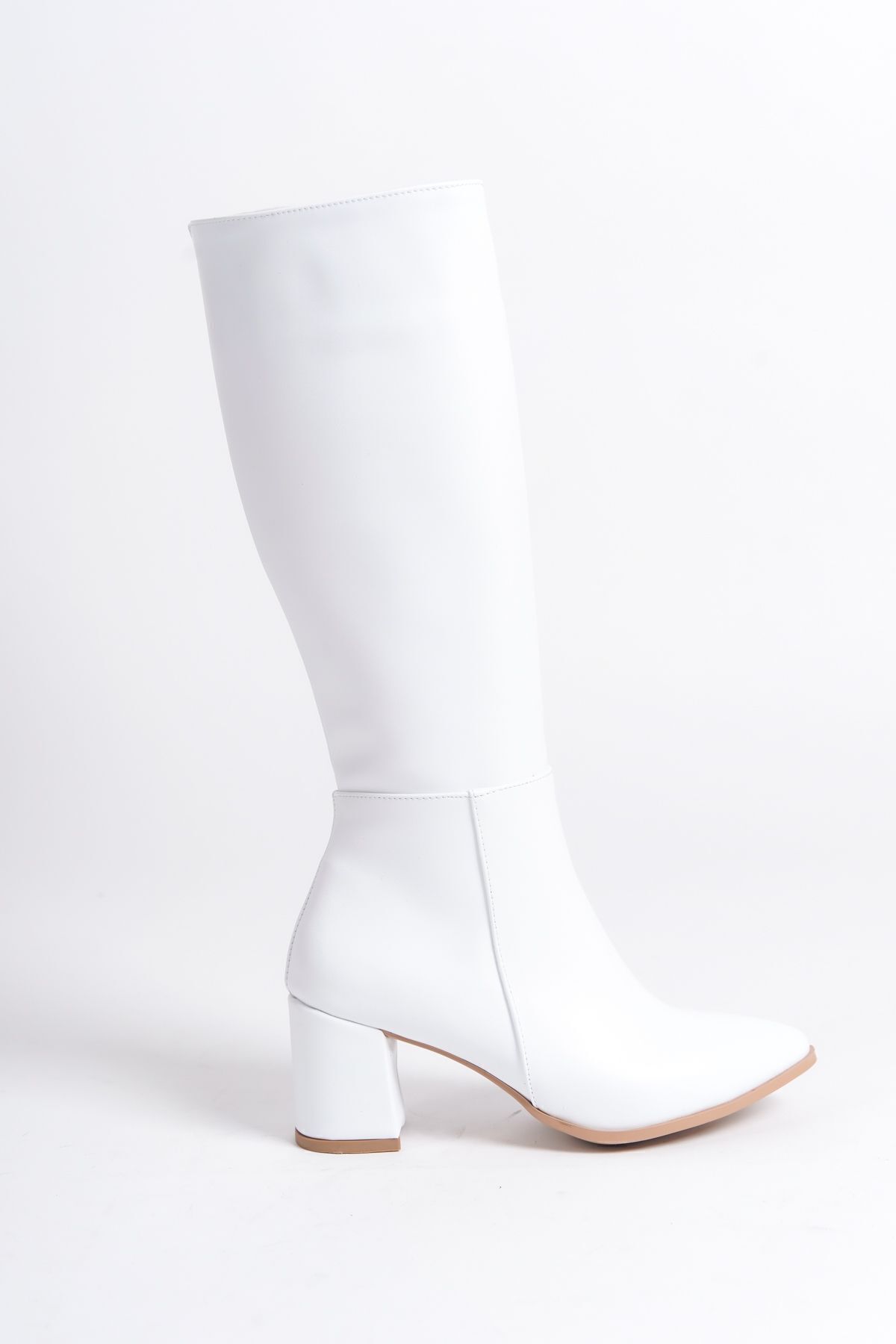Limeo  Kadın Beyaz Yüksek Topuklu Kahverengi Tabanlı Deri Görünümlü Uzun Çizme - Görsel 7