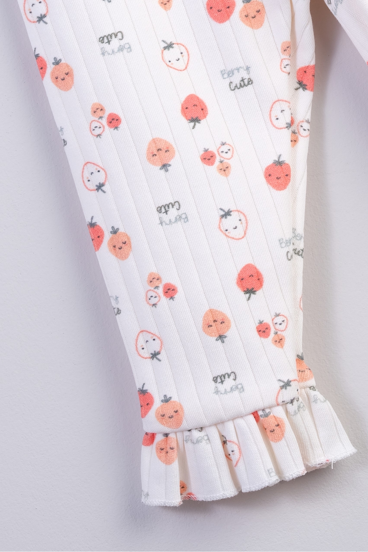 Bondberro Çilek Desenli Paçası Fırfırlı Kaşkorse Bebek ve Çocuk Taytı fotoğrafı 3 (önizleme)