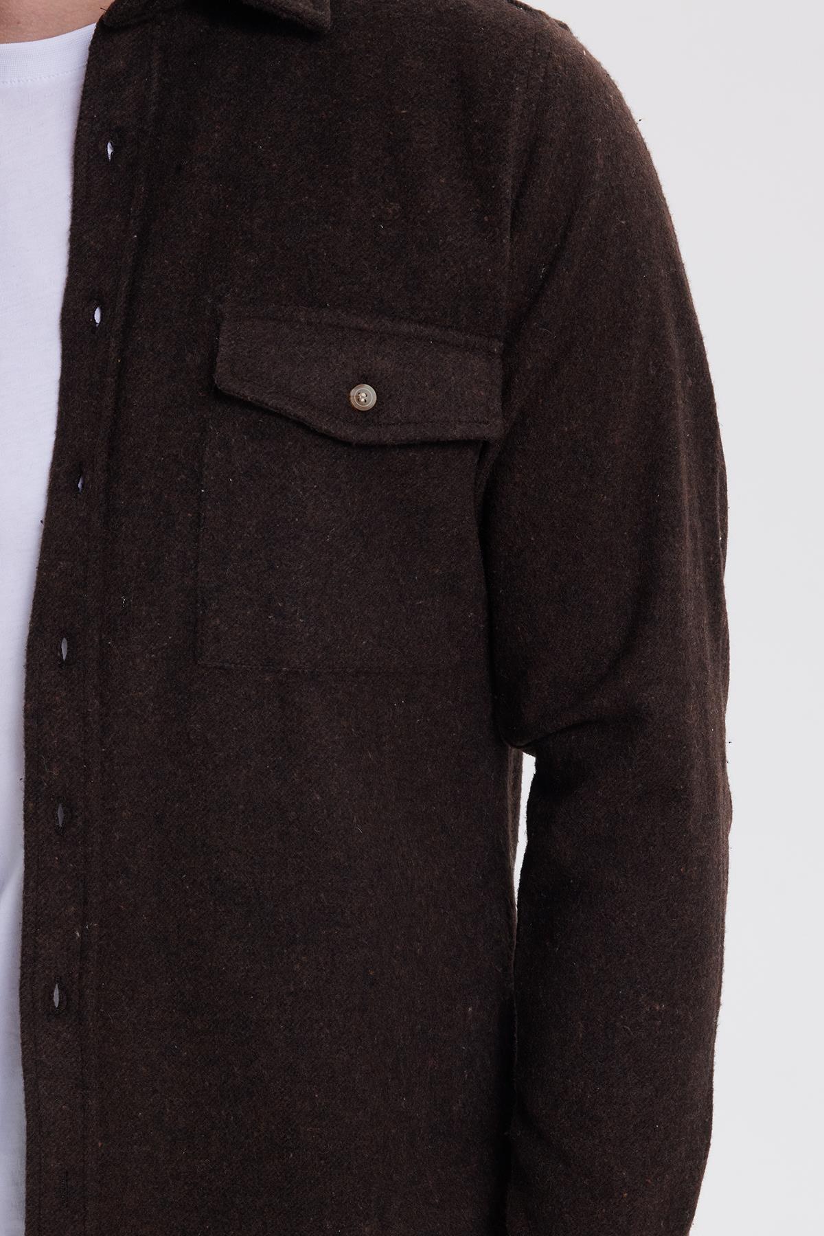 Tudors  Erkek Slim Fit Tek Cep Kapaklı Düz Oduncu Spor Koyu Kahve Gömlek - Görsel 4