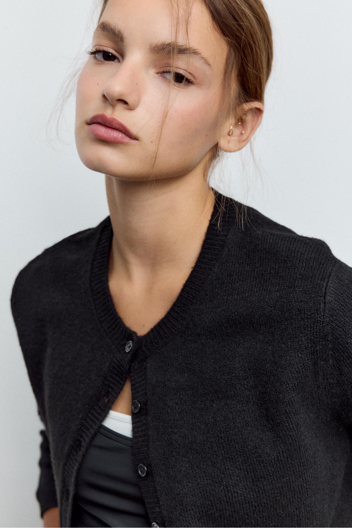 Stradivarius  Yumuşak Dokulu Düğmeli Triko Hırka - Görsel 4