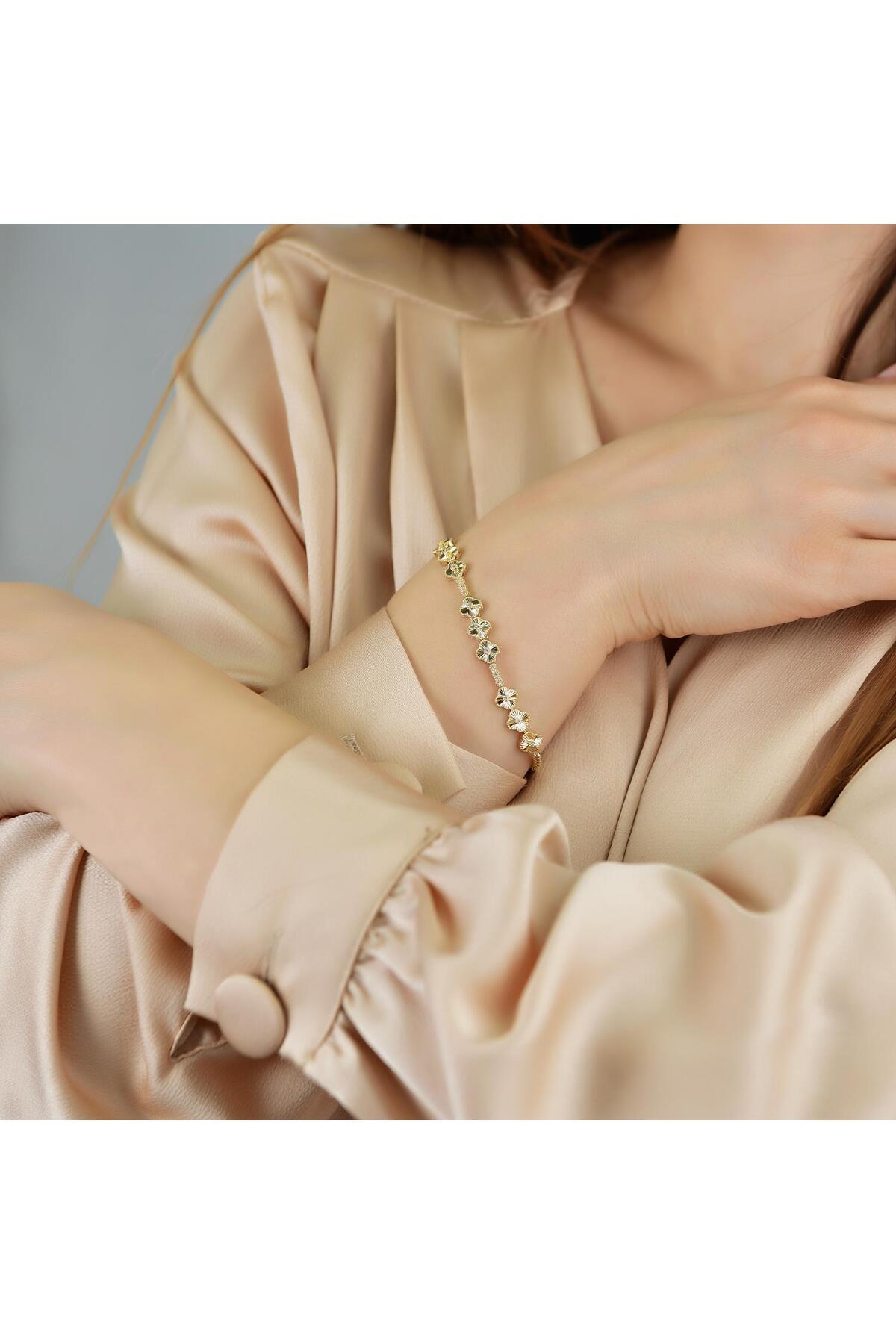 Goldium Jewellery Goldium 14 Ayar Altın Kalem İşçilikli Yonca Bileklik