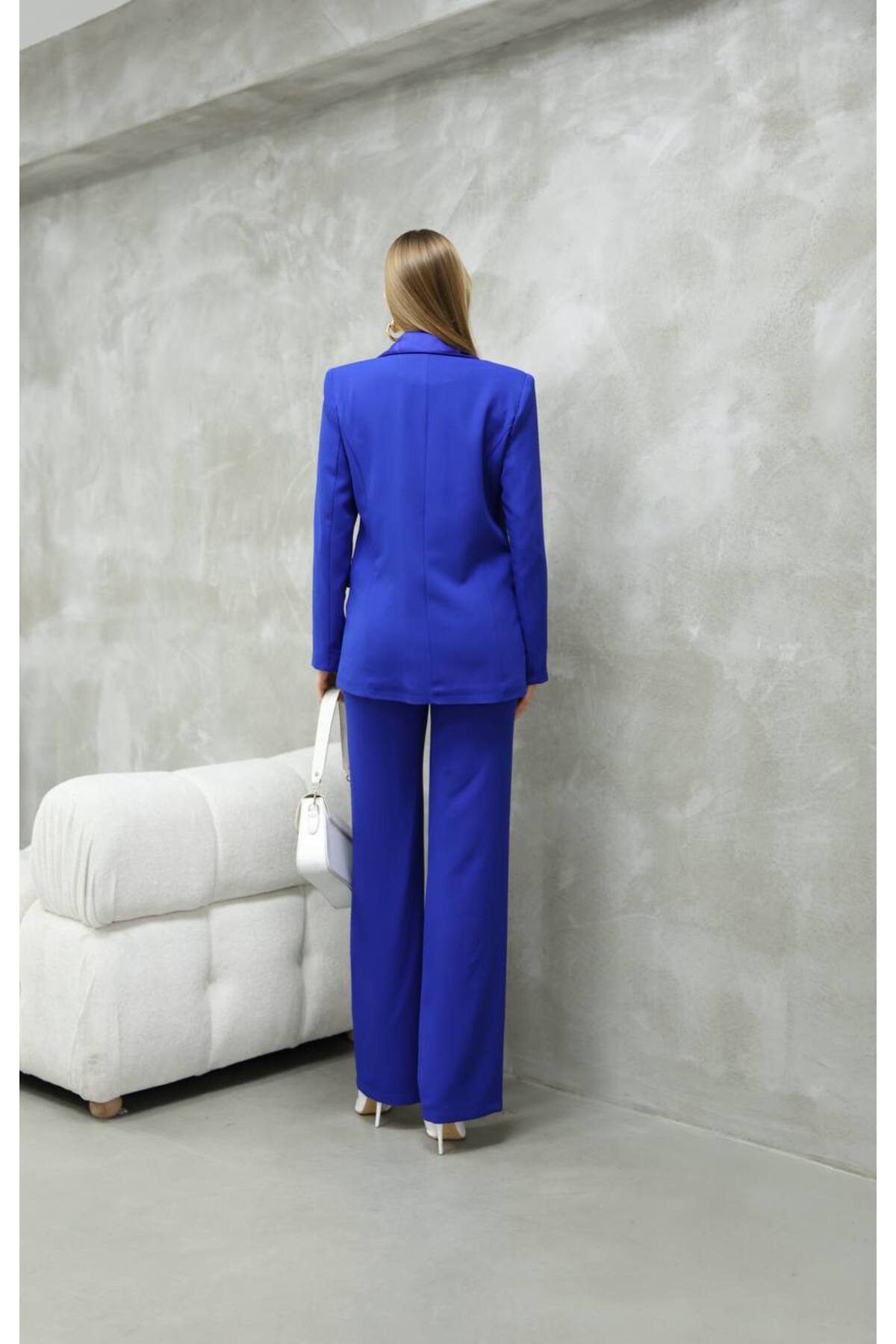 Costume tailleur veste pantalon femme avec détails satin SAX - Görsel 3