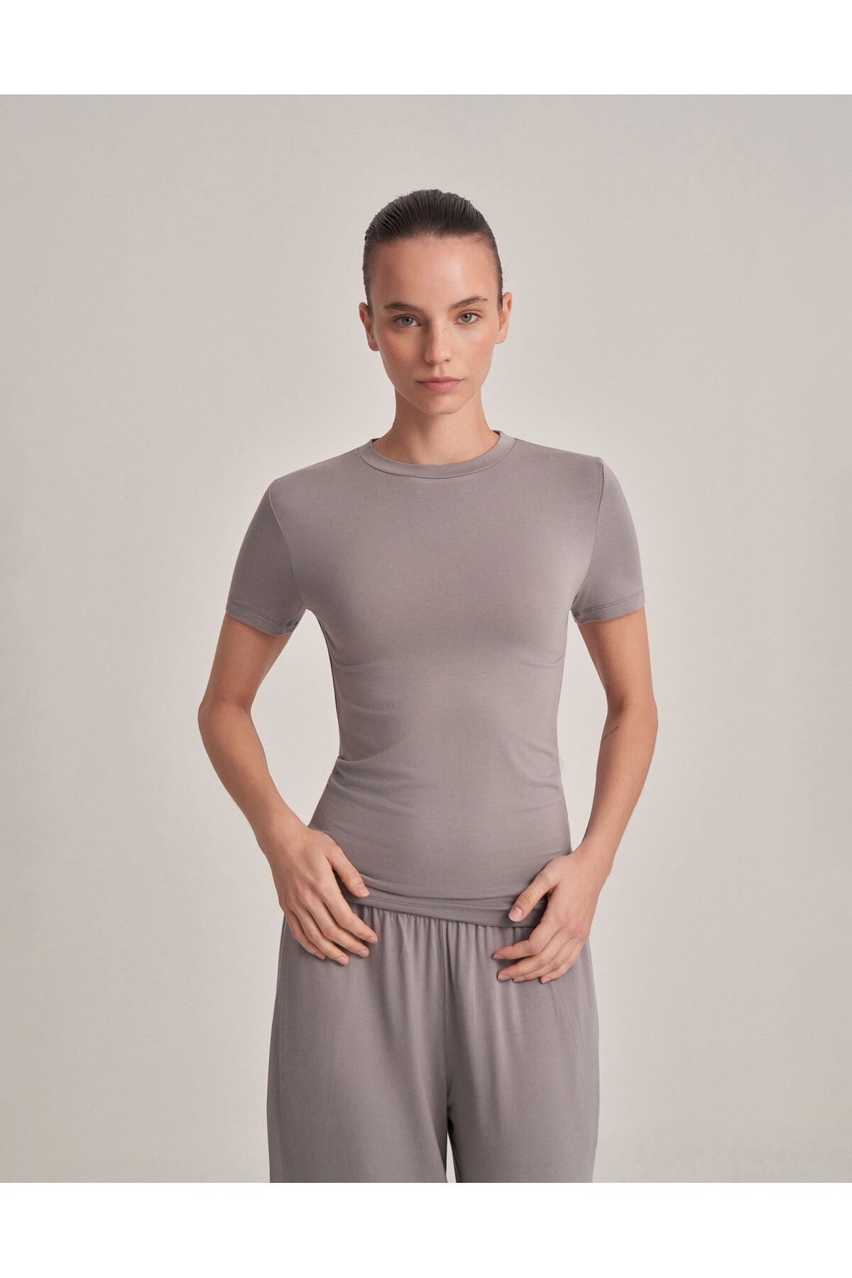 less and romance Fit Cut Short Sleeve T-Shirt Ash Grey