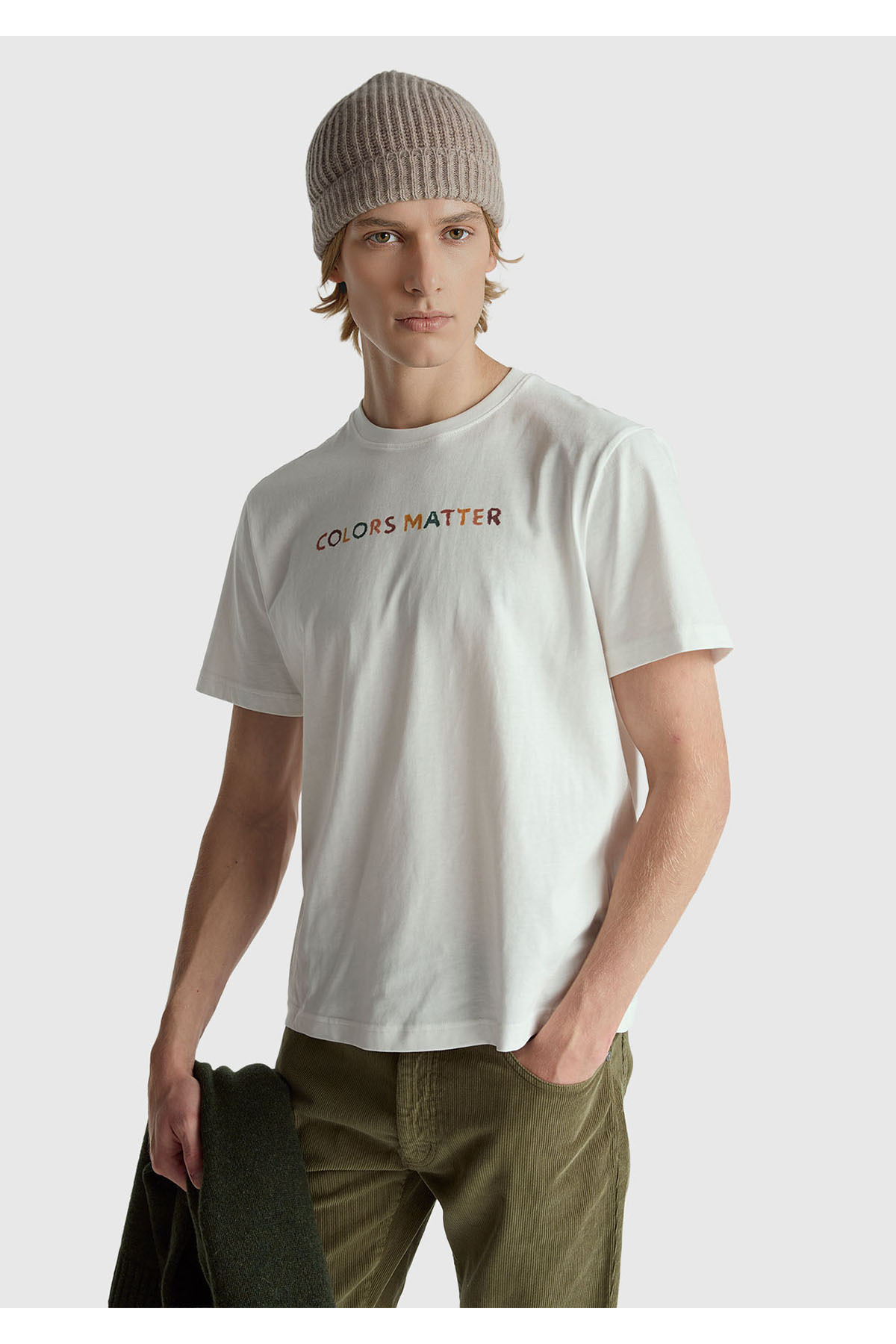 یونایتد کالرز آو بنتون تی‌شرت مردانه کرم رنگ ۱۰۰٪ پنبه با جزئیات چاپ لوگو در جلو و عقب