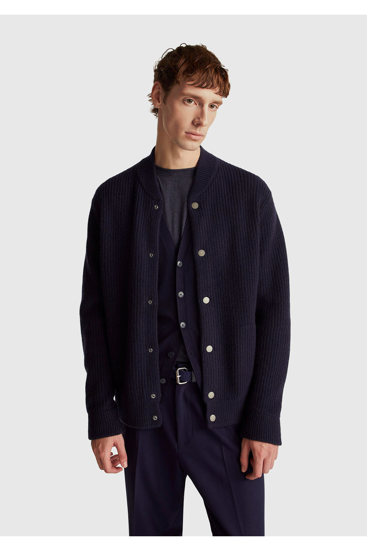 یونایتد کالرز آو بنتون ژاکت پشمی ترکیبی مردانه به رنگ سرمه‌ای با جیب جلویی و دکمه فشاری