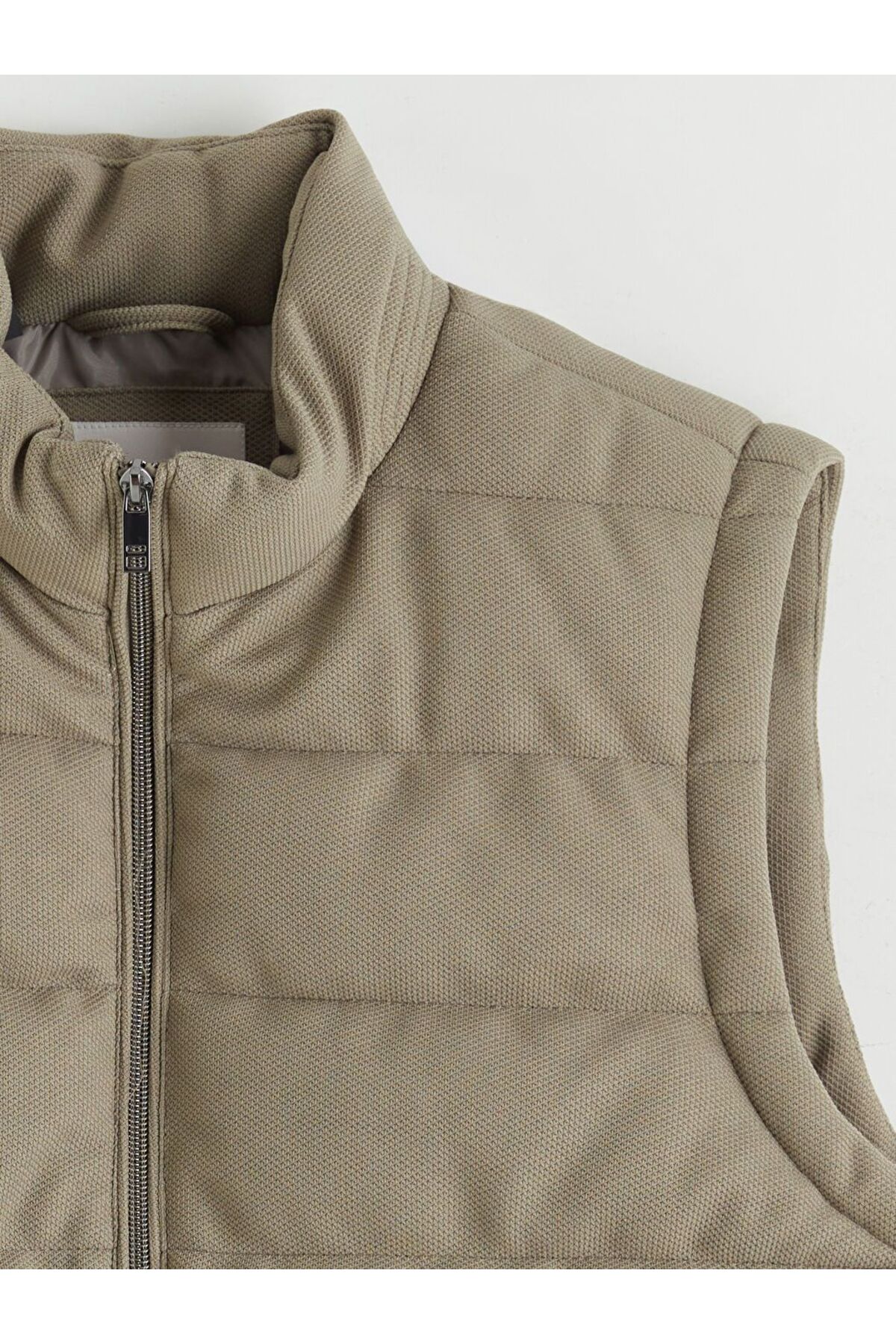 LC Waikiki LCW Vision Slim Fit Dik Yaka Erkek Şişme Yelek görsel 2