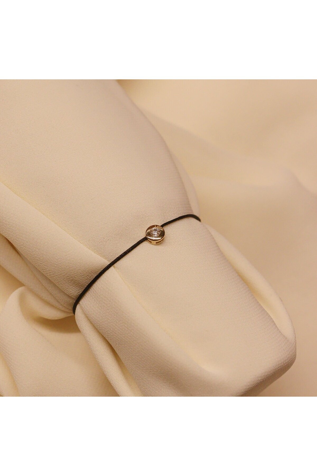 TAHAN MÜCEVHERAT Yuvarlak Taşlı Siyah İpli Bileklik