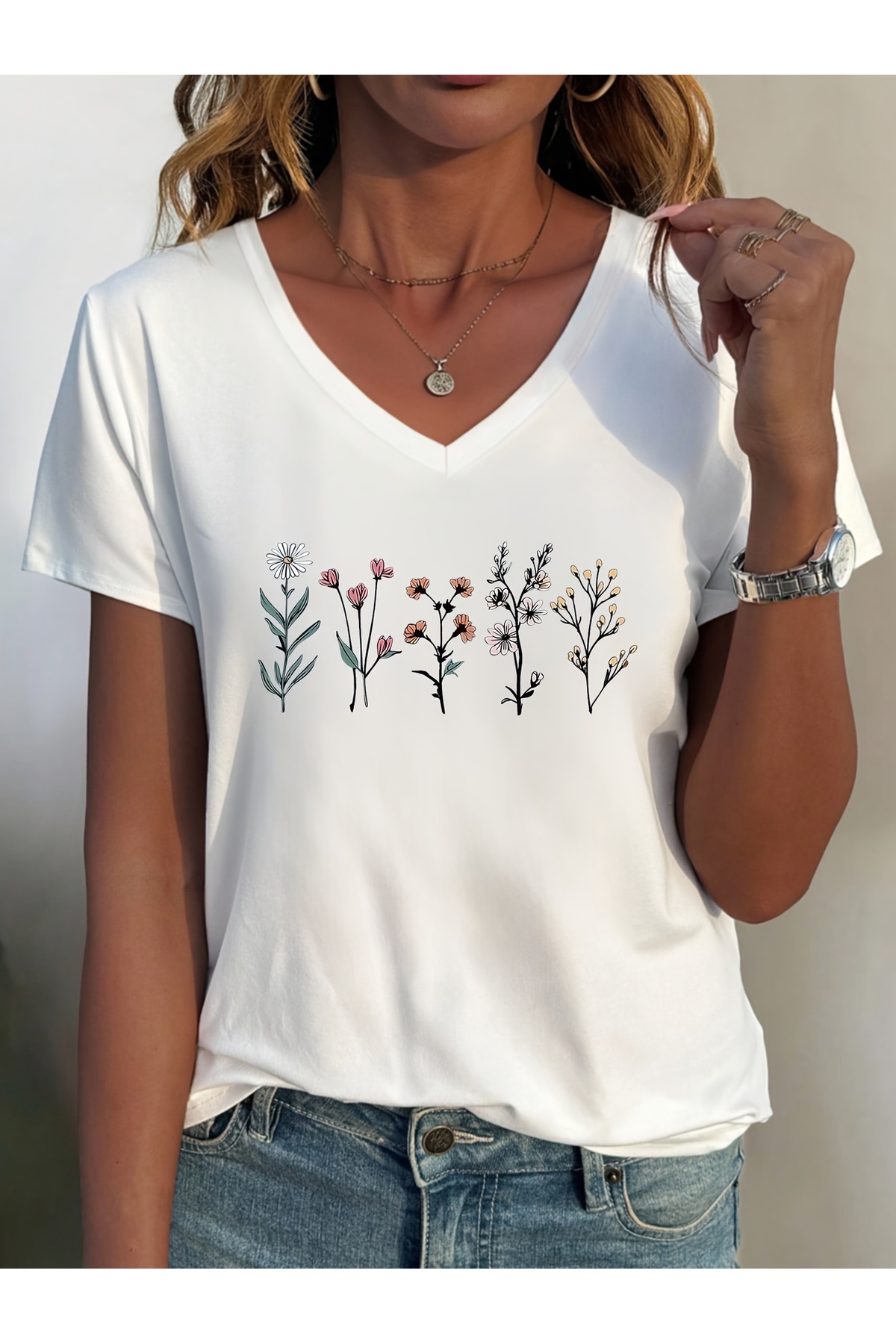 Floral Printed Regular V-Neck T-shirt