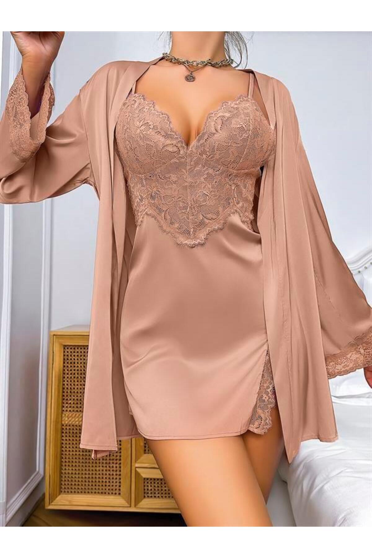 Aria's Closet Arias Closet Özel Tasarım Dantel İşlemeli Şık Göğüs Dekolteli Sabahlıklı 2'li Saten Gecelik Takımı