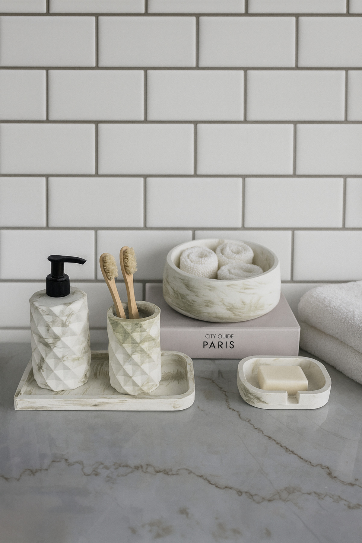 Decorative Diamond Model 5-Piece Bathroom Set Liquid and Solid Soap Dispenser Toothbrush Holder Tray Towel Holder Set