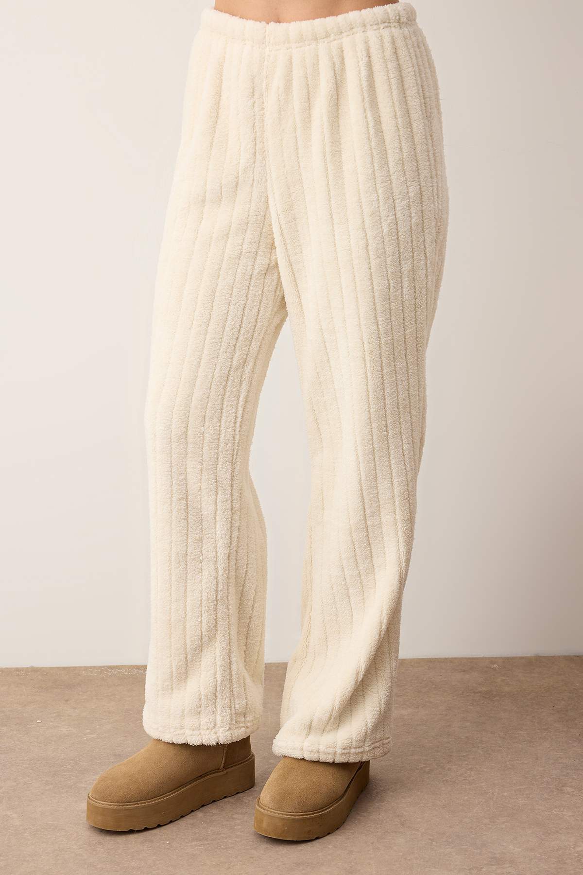 Trendyolmilla  Çok Renkli Kiraz Desenli Wellsoft Örme Pijama Takımı THMAW26PT00181 - Görsel 3