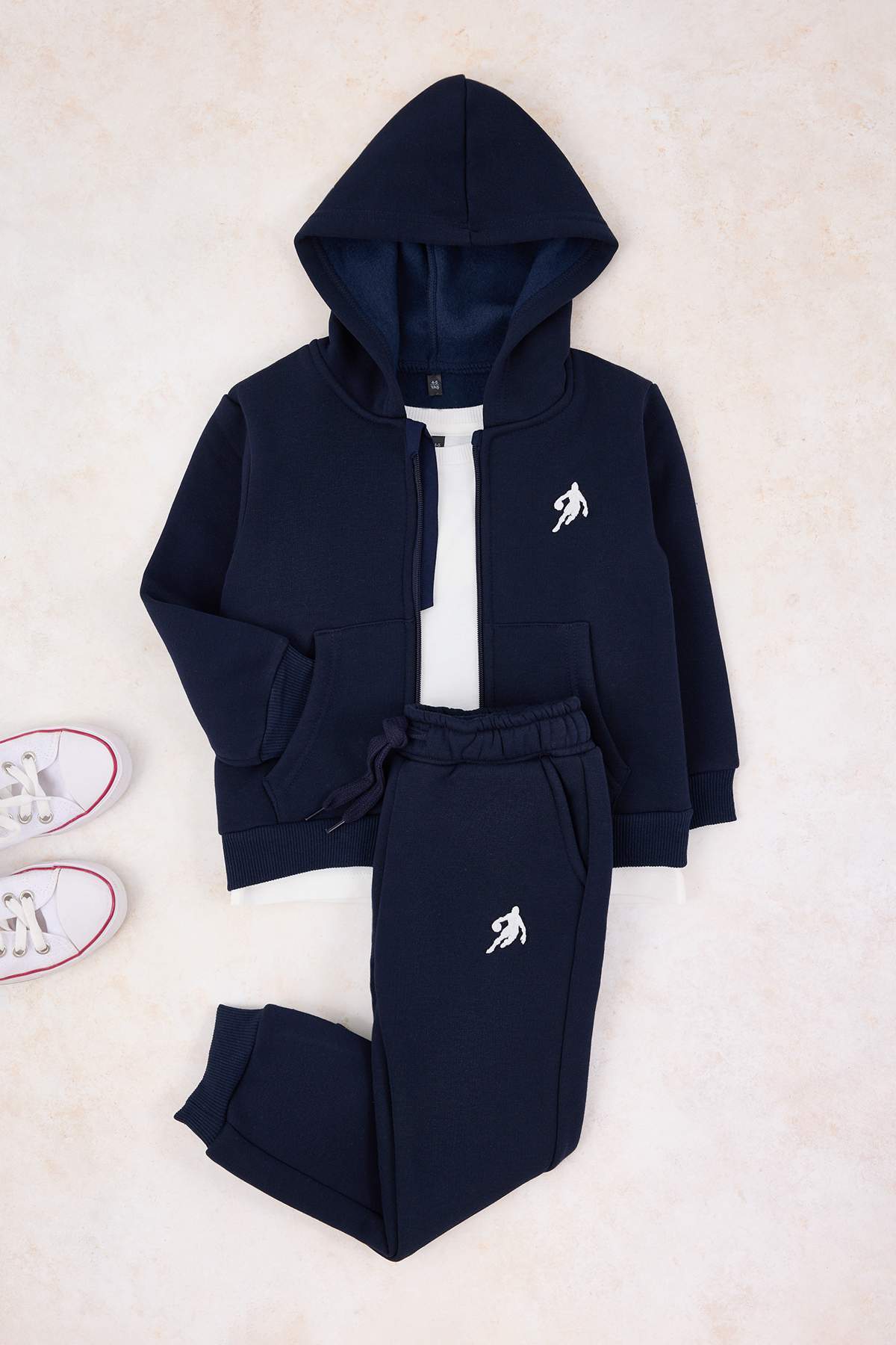 Trendyolmilla  Lacivert 3'lü Kapüşonlu Baskılı Erkek Çocuk Örme T-Shirt-Eşofman Altı-Sweatshirt Set TKDAW26AU00074 - Görsel 2