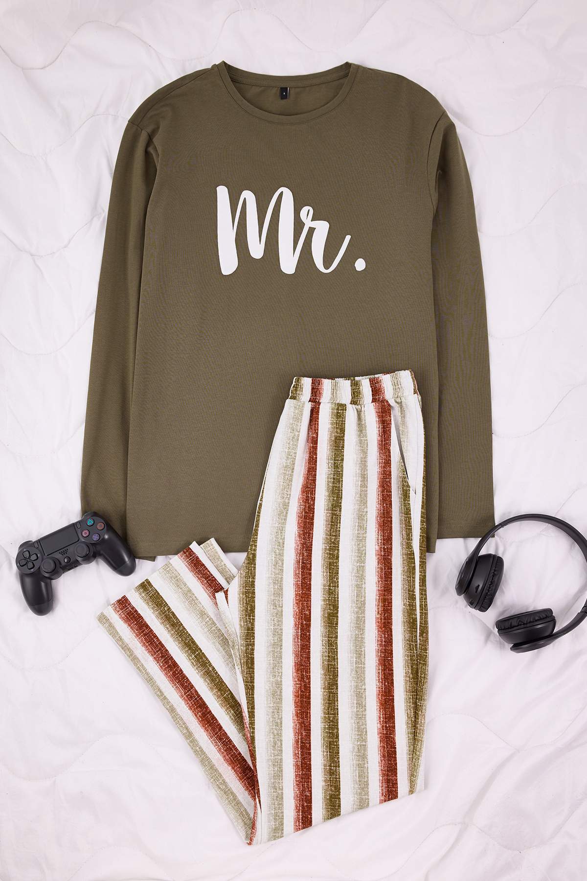 Trendyolmilla Man Haki Regular Çizgili Örme Pijama Takımı TMNAW26PT00051