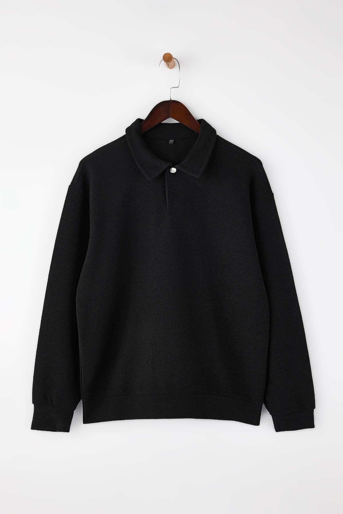 Trendyolmilla  Siyah Yeni Oversize/Geniş Kesim Polo Yaka Kalın Çıtçıtlı Sweatshirt TMNAW26SW00051 - Görsel 5