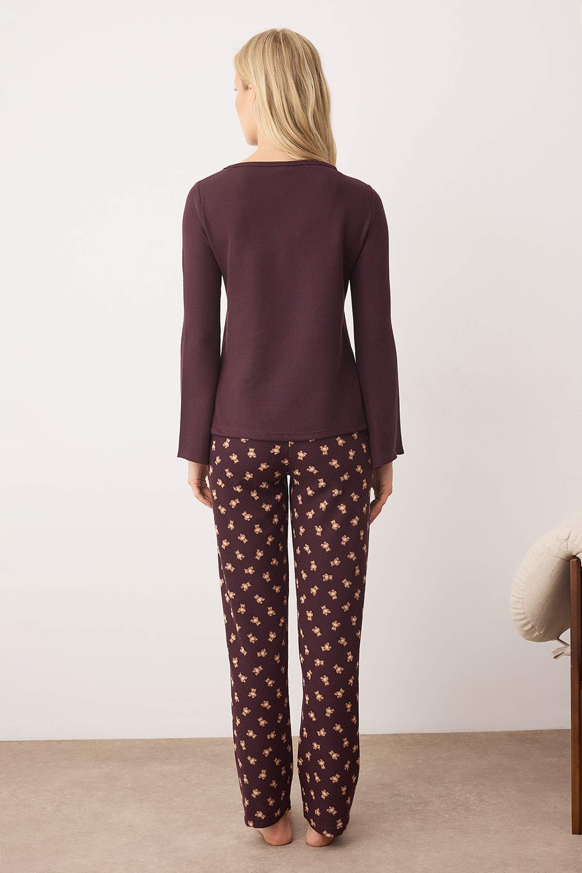 Trendyolmilla  Kahverengi Ayıcıklı Yumuşak Kışlık Waffle Örme Pijama Takımı THMAW26PT00187 - Görsel 4