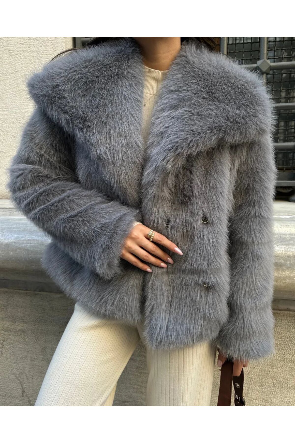 Senarce Yumuşak Dokunuşlu Oversize Premium Kürk Gri Peluş Mont görsel 4