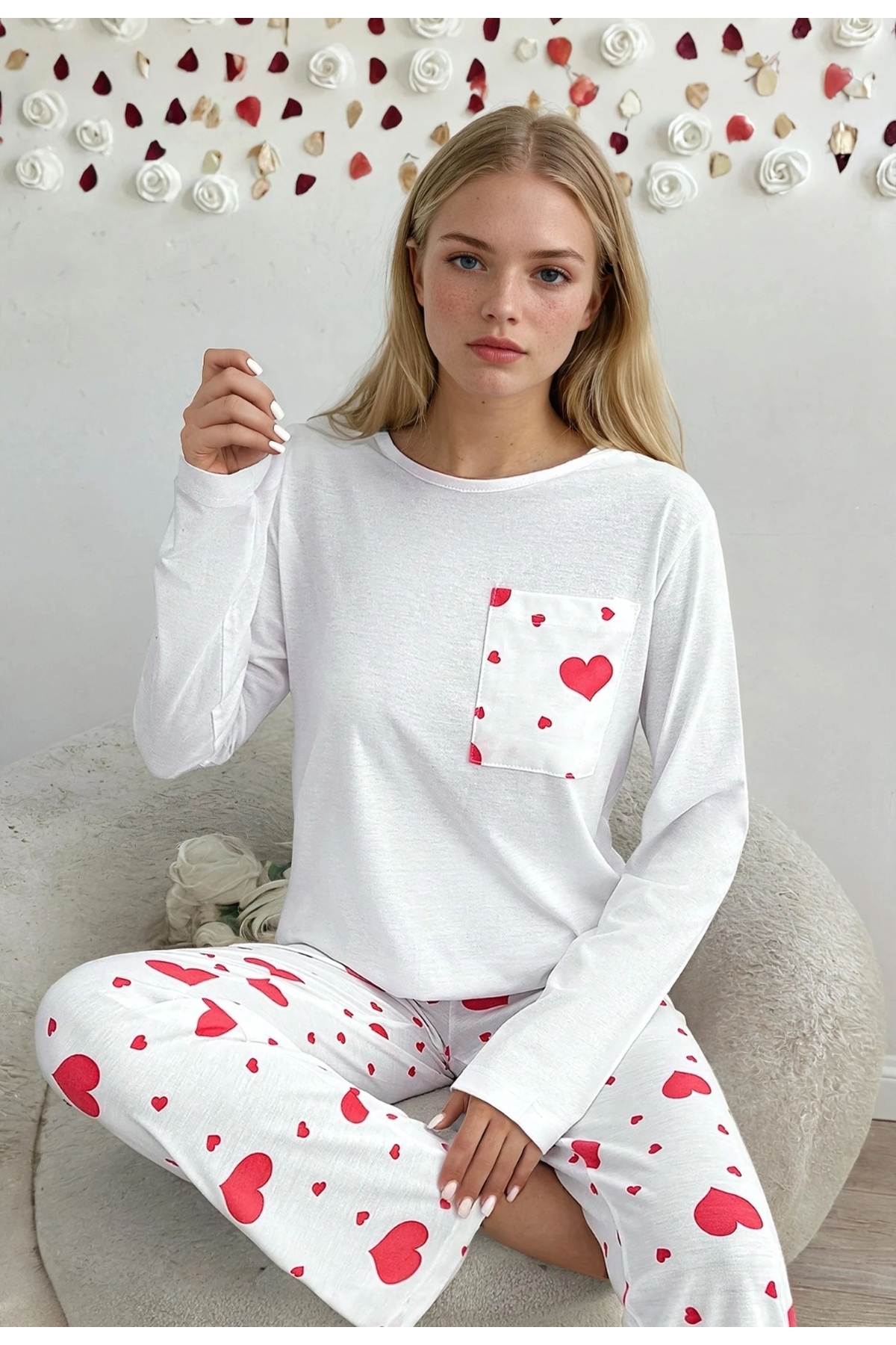 CARLA MARA Жіночий піжамний комплект з біло-червоним серцевим візерунком