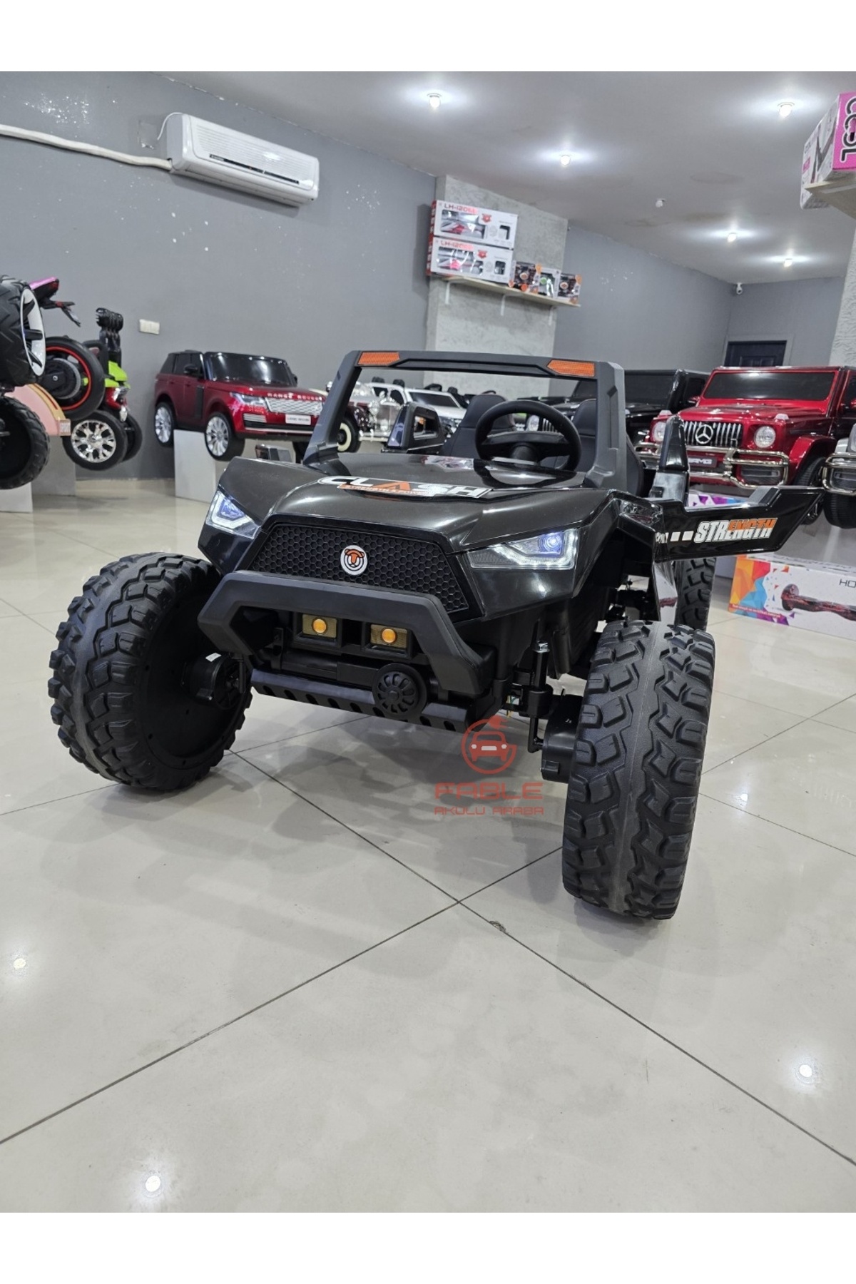 Fable Clash 24 Volt Off-Road Dev Boy Jeep! 12 KM Hız, 4x4, Çift Kişilik, Uzaktan Kumandalı